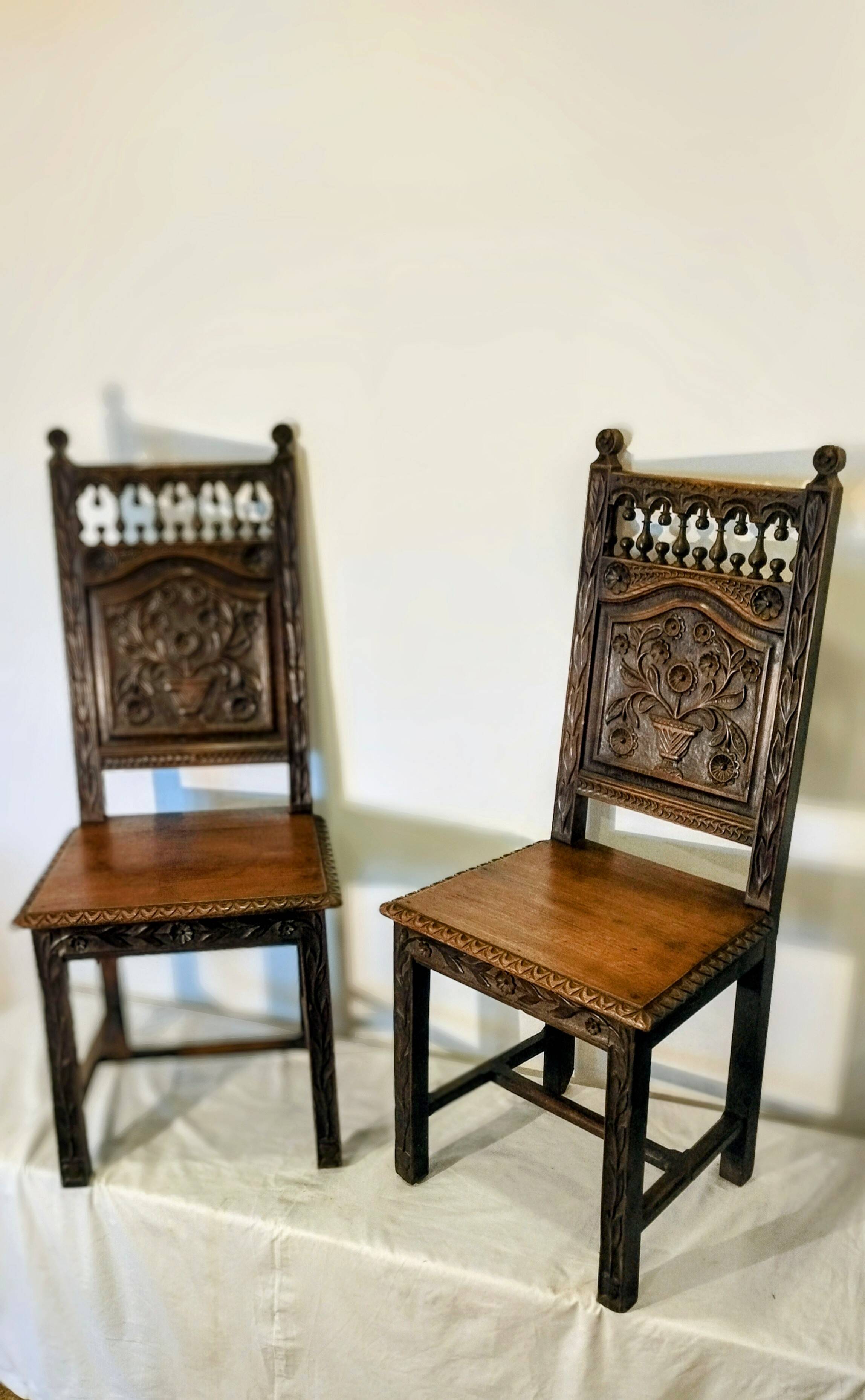 Pair of Breton chairs from the late 19th century.