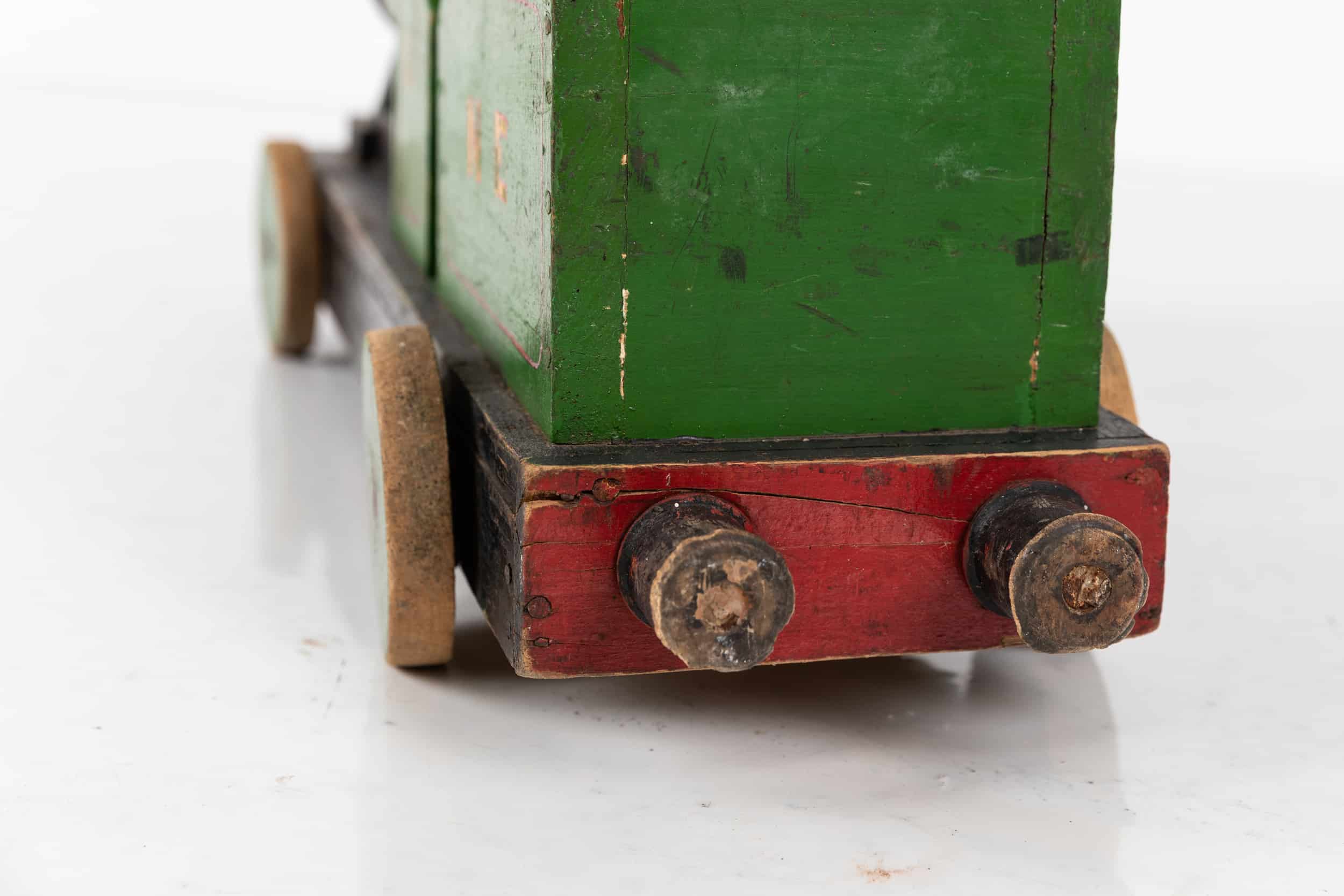 Modèle de train jouet