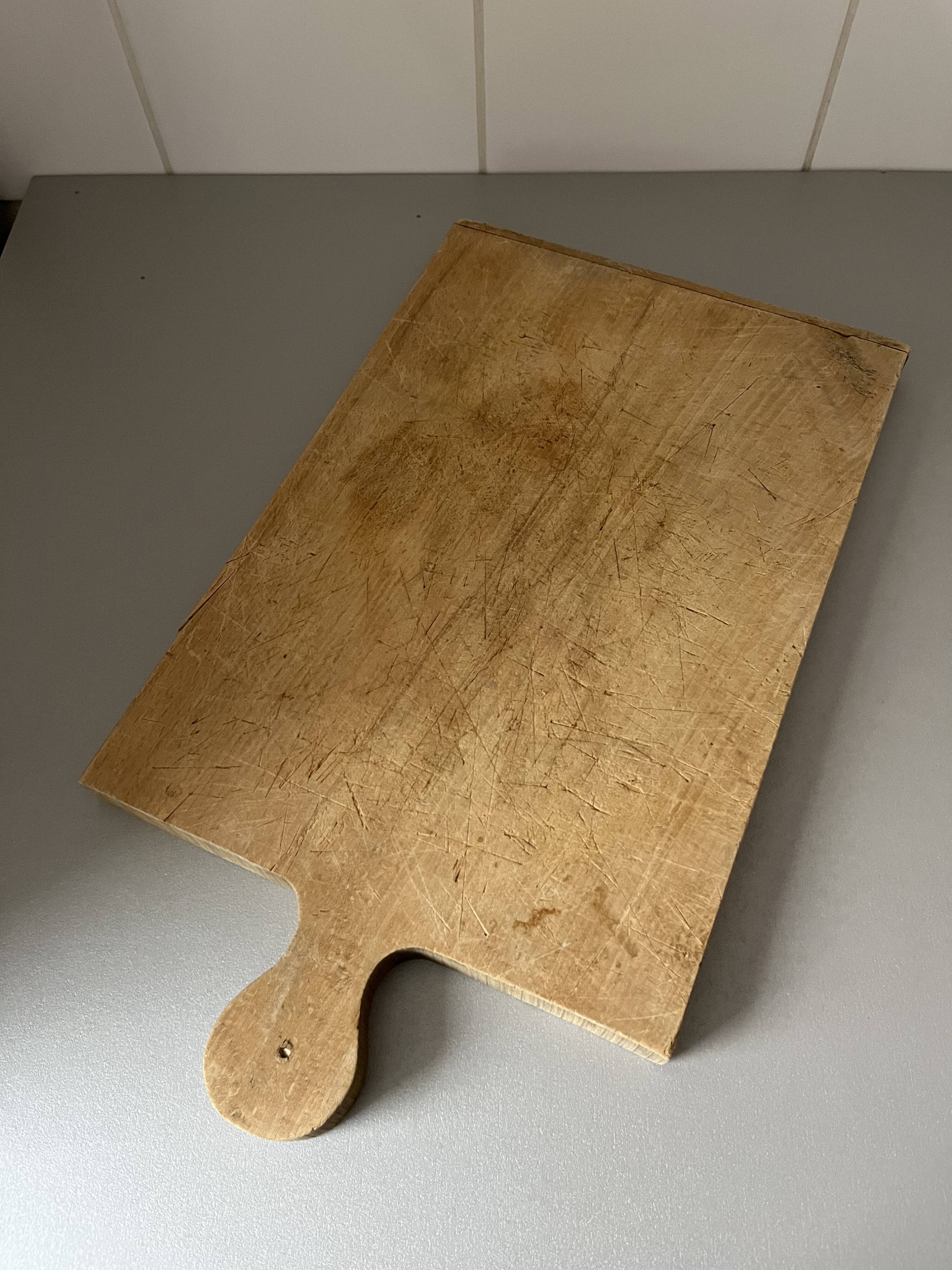 Wooden cutting board