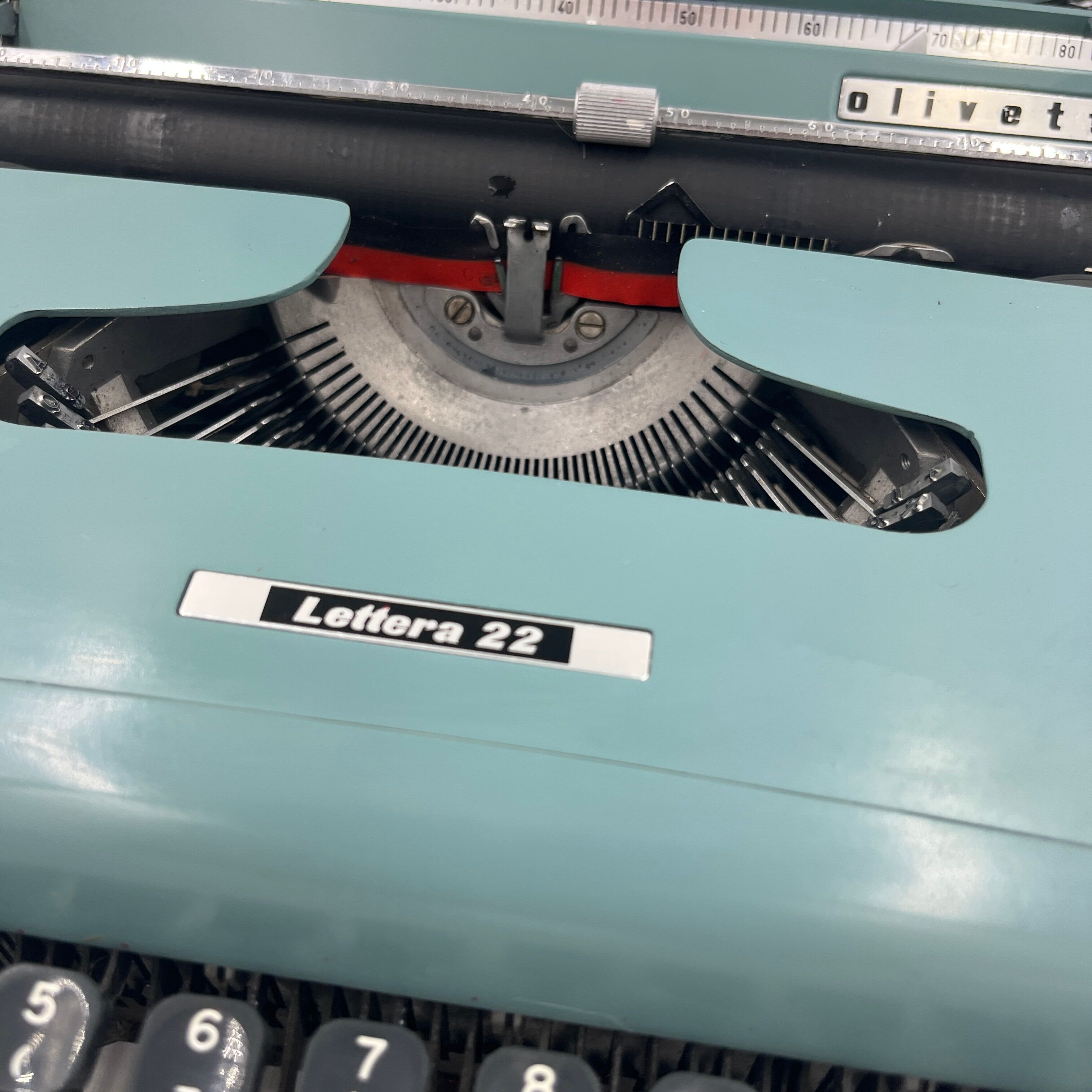 Olivetti Lettera 22 Blue typewriter