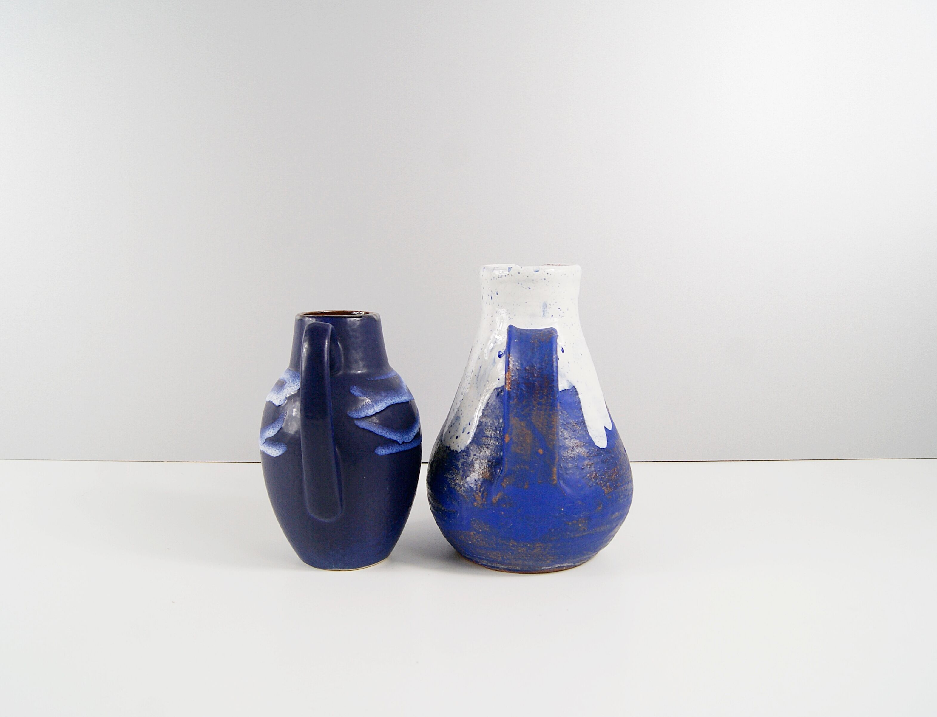 Vases set in blue white