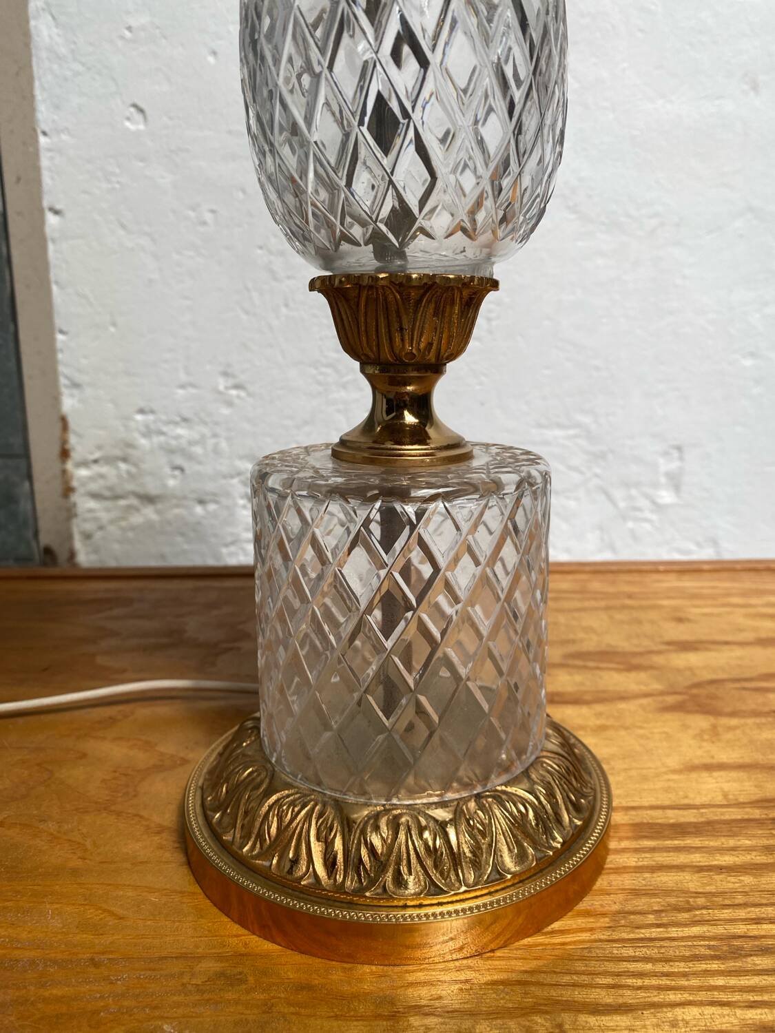 Glass table lamp with brass