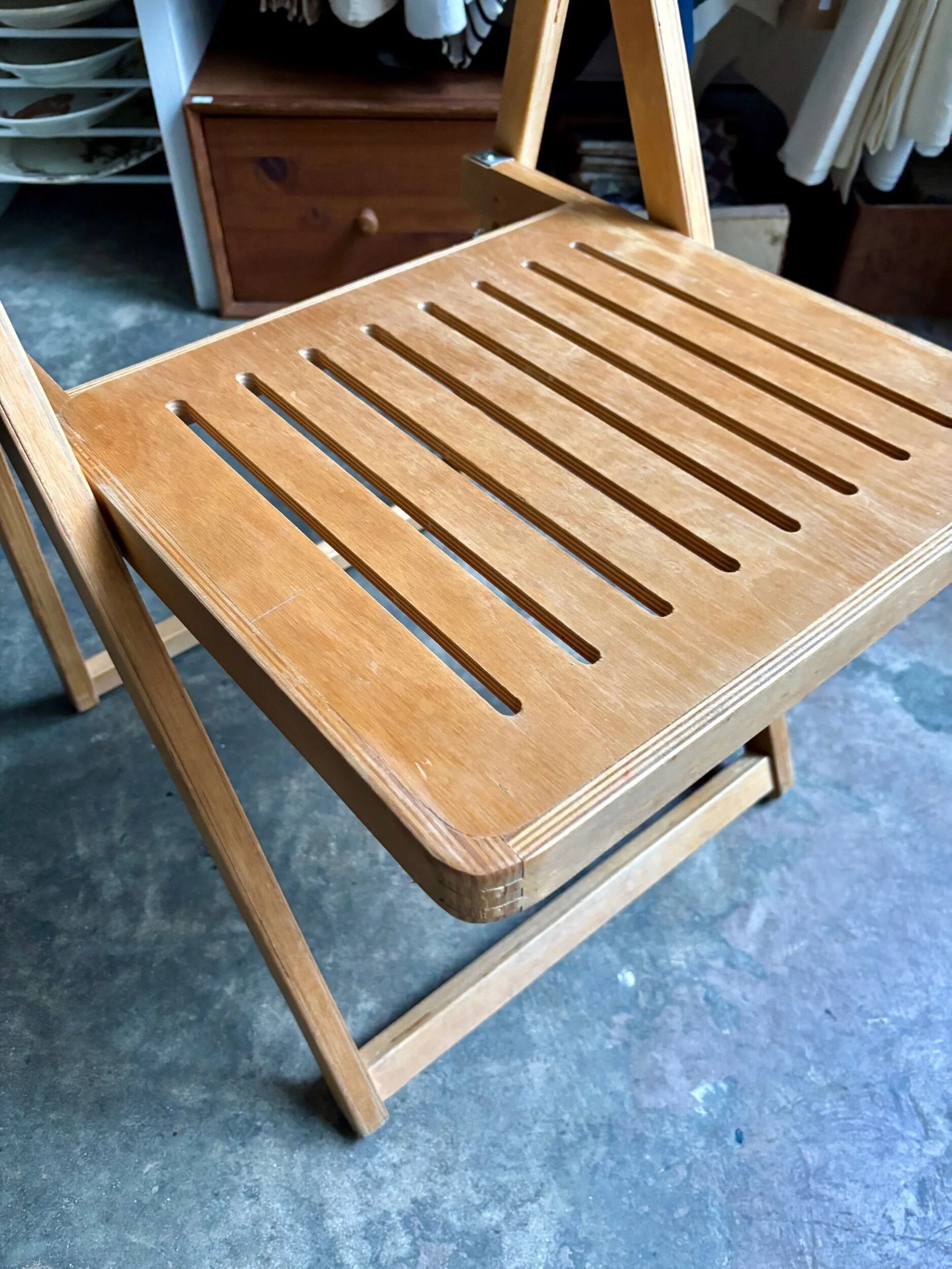 Folding chair in light wood