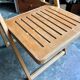Chaise pliante en bois clair