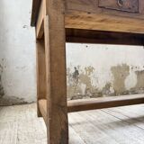Table de ferme, drapière en noyer, 1900