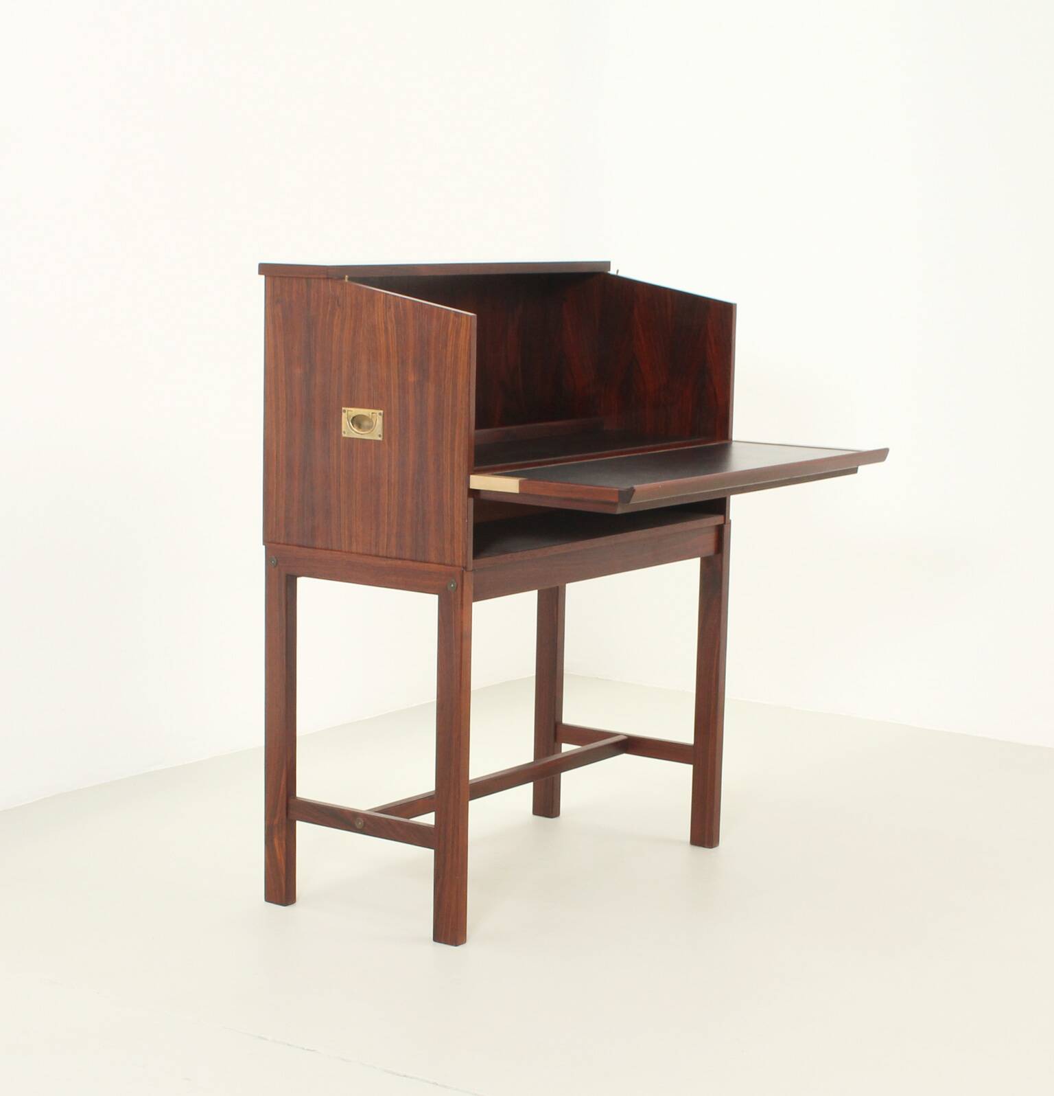 Elegant bar cabinet by Dyrlund, Denmark, 1960s.