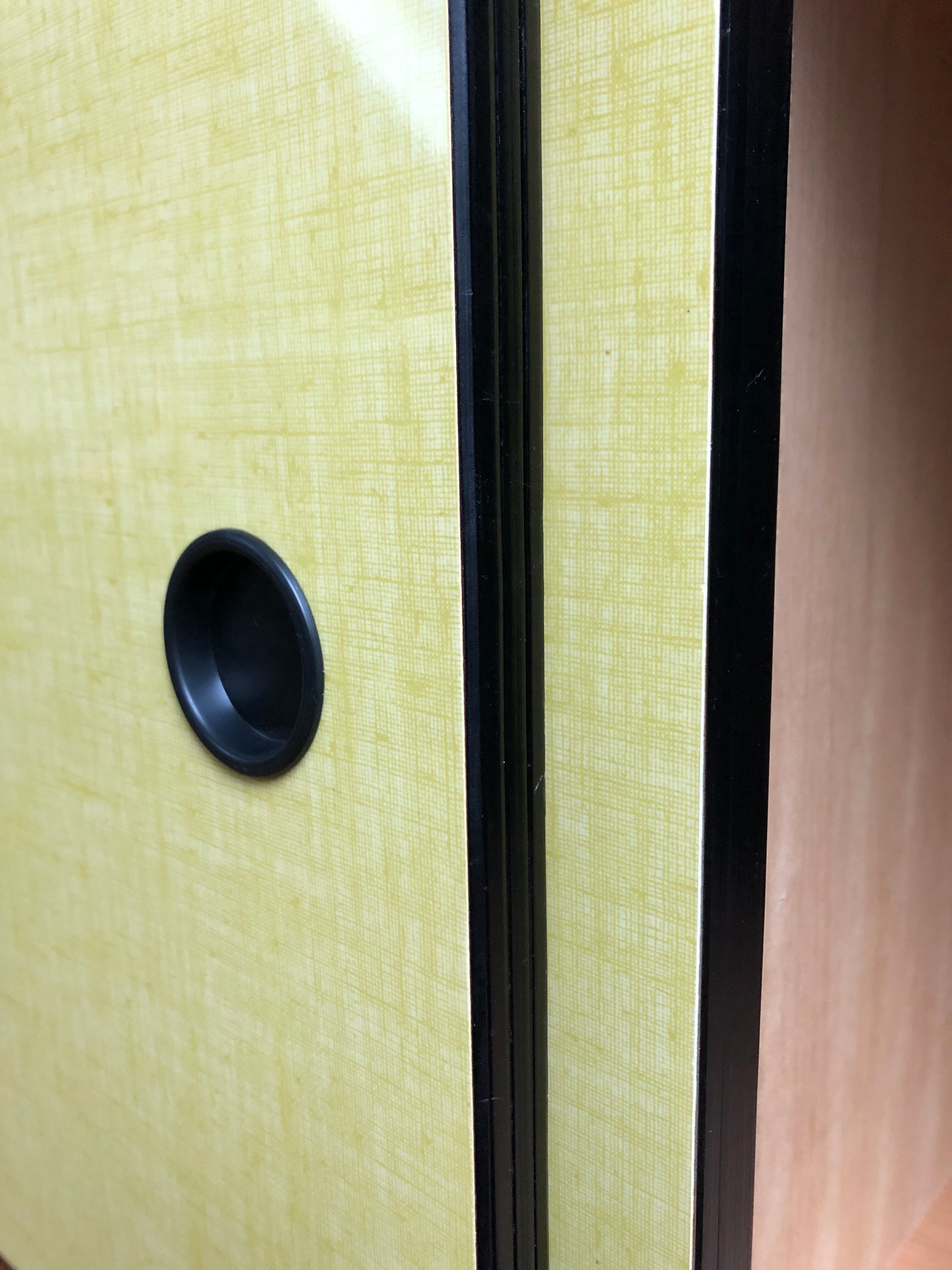 Wall-mounted sideboard