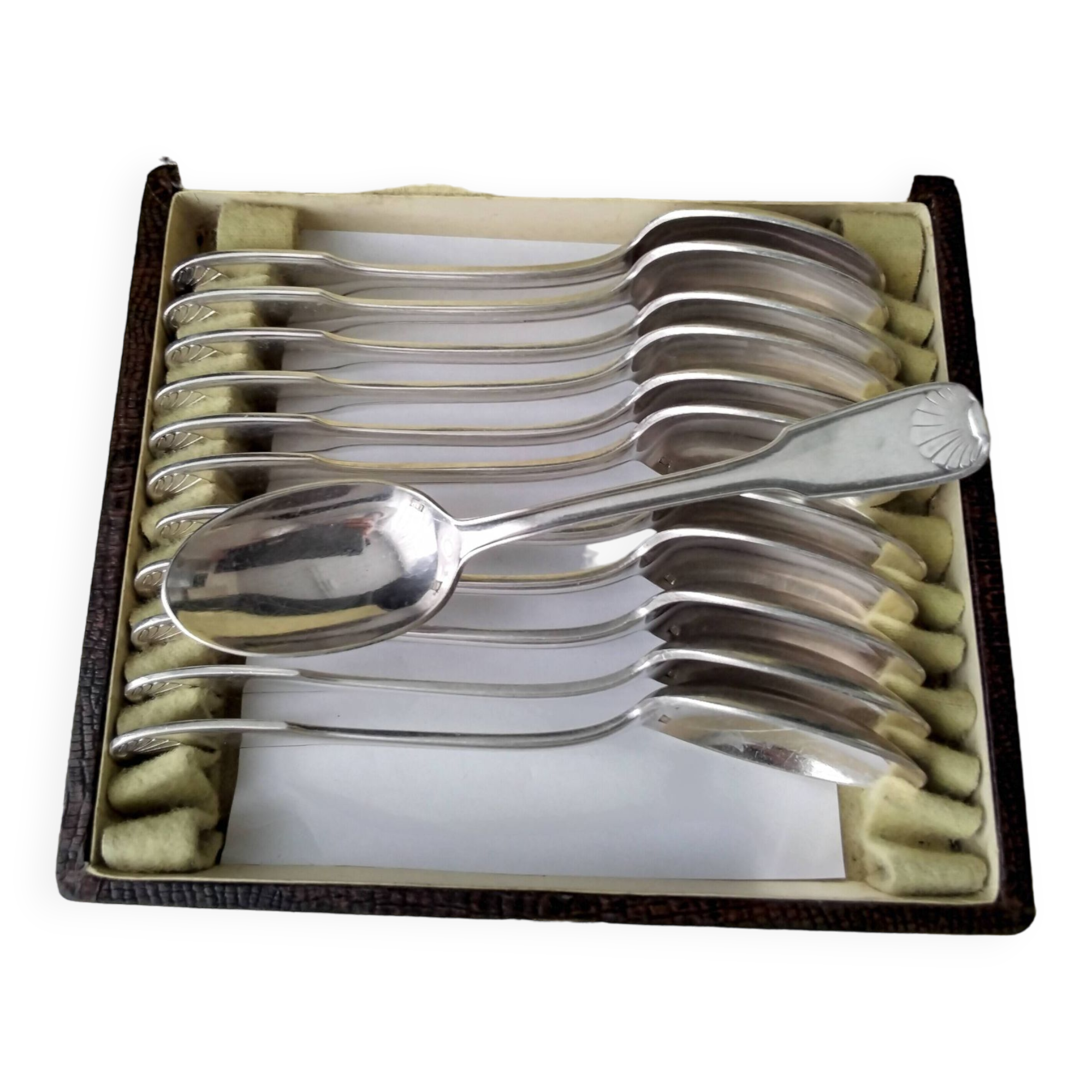 Box of 12 silver-plated teaspoons Shell model