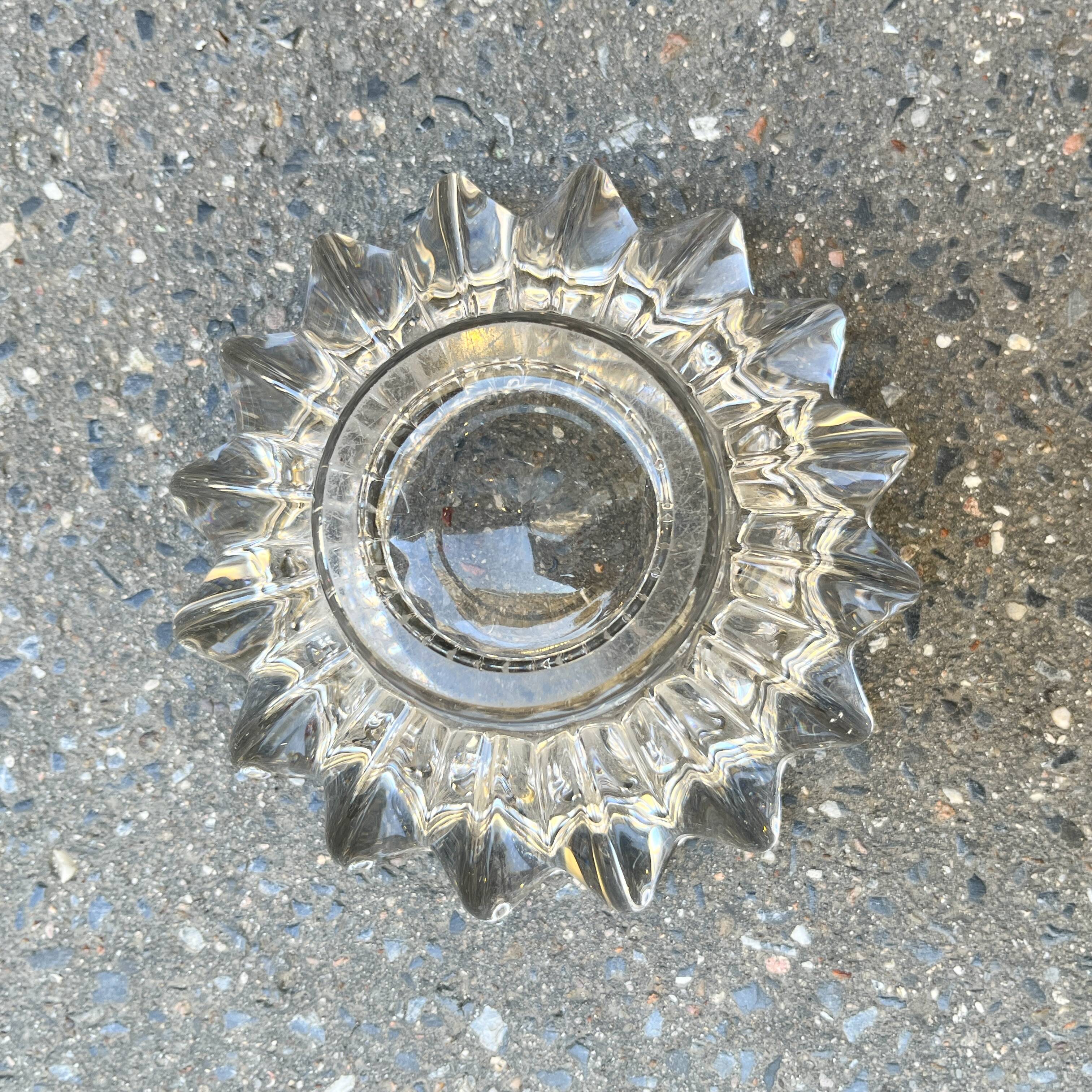 Art Deco molded glass ashtray by Pierre D'Avesn - Art Deco pocket emptier