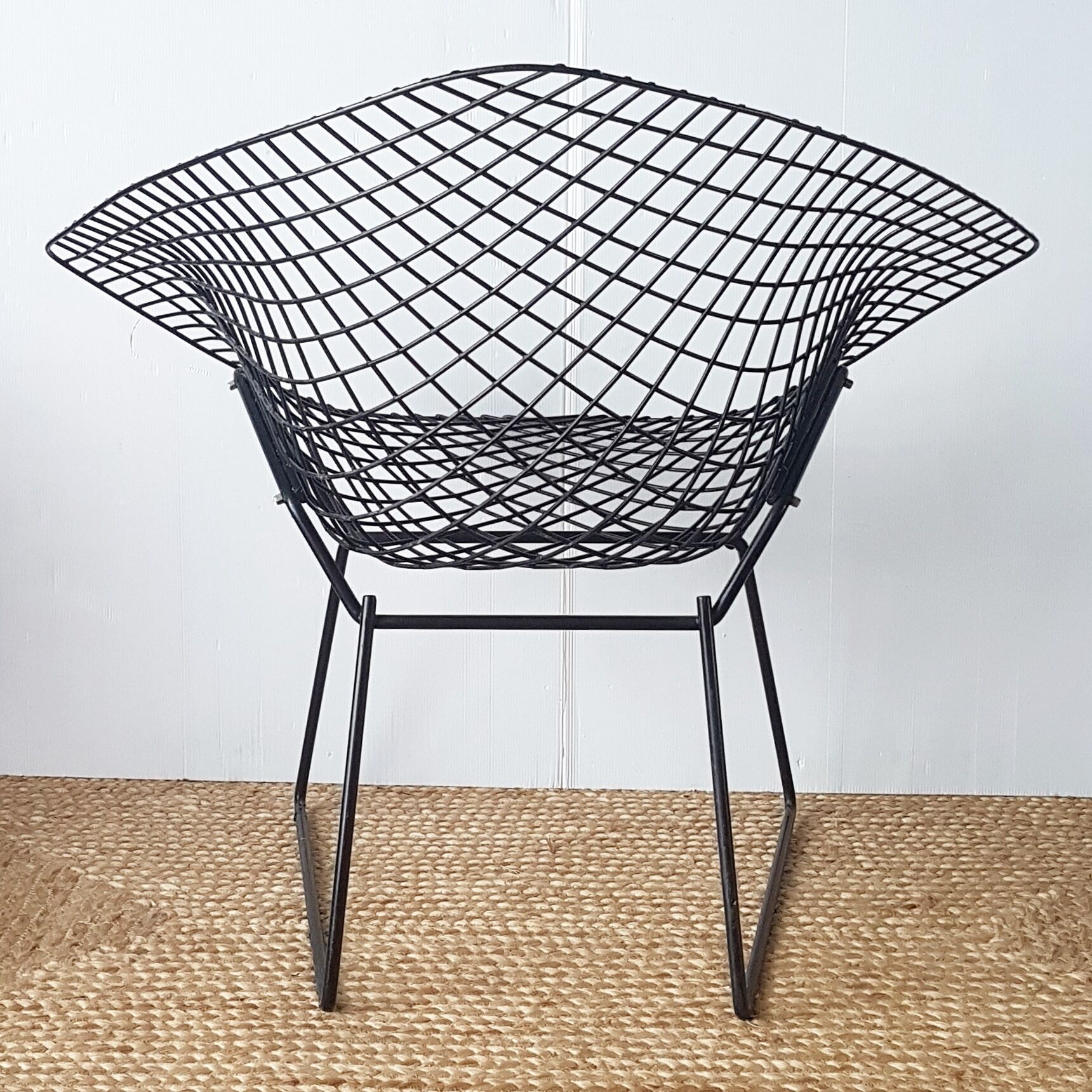 Diamond armchair by Harry Bertoia