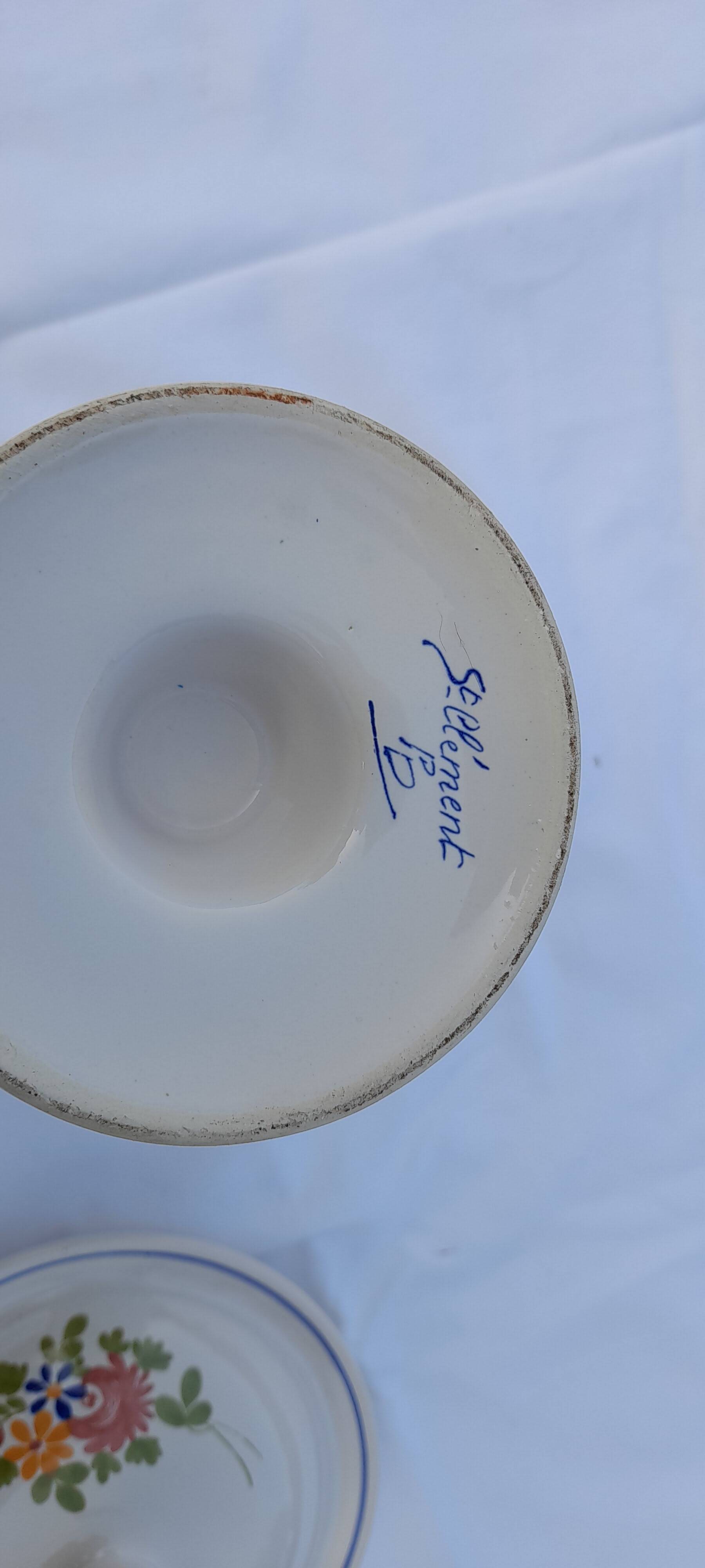 Anthemis nobilis pharmacy apothecary pot in earthenware from Saint Clément PDH