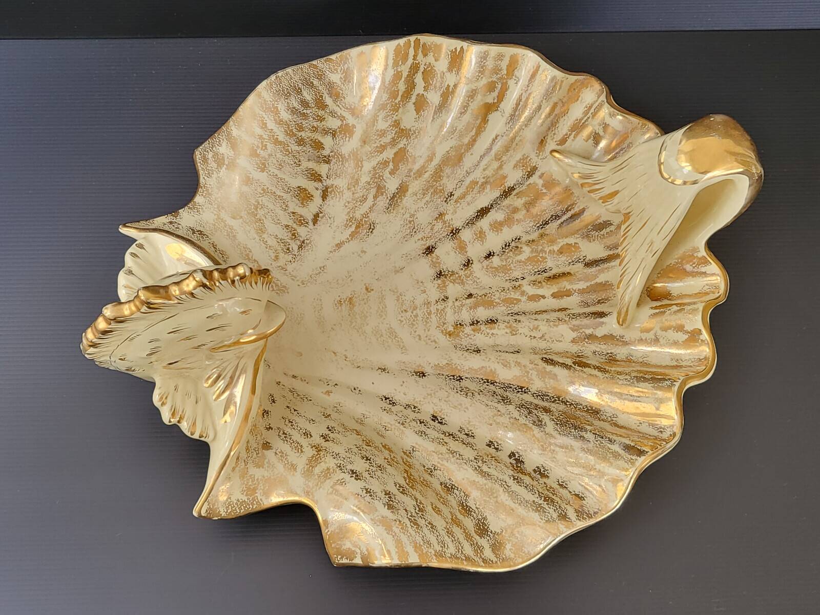 IMPORTANT ITALIAN CERAMIC FRUIT BOWL 1960 FISH UNDER SHELL