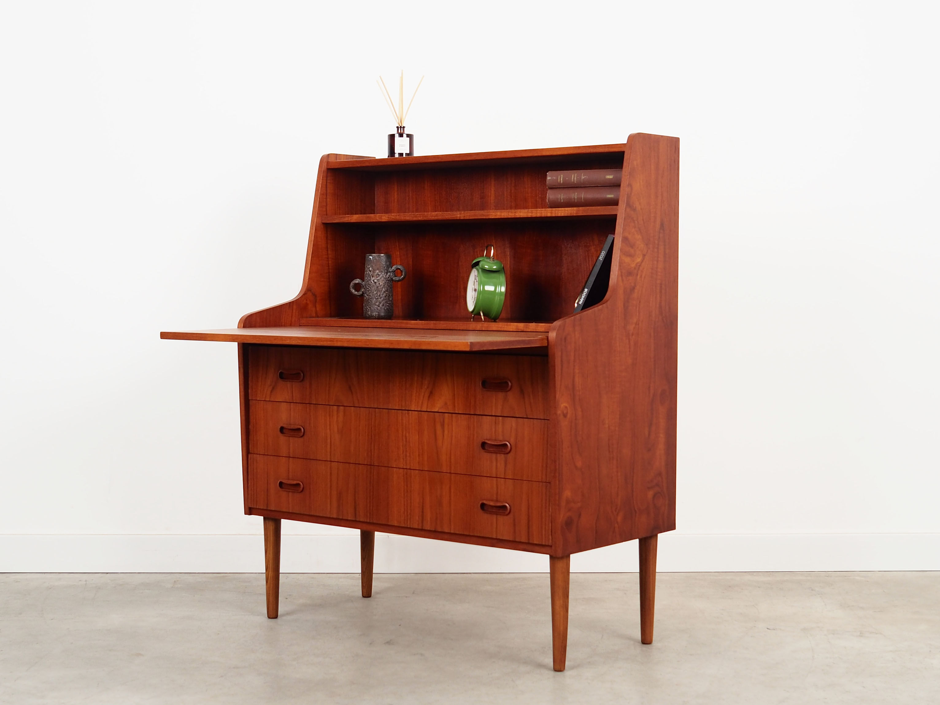 Secrétaire en teck, design danois, années 1970, production: Danemark