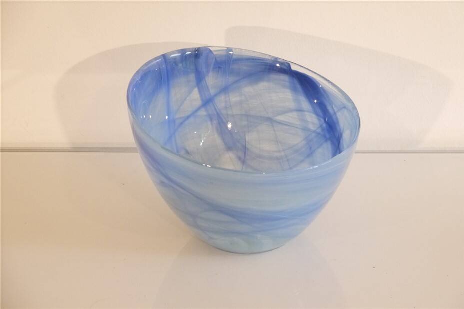 Glass pocket tray by Anna Ehner for Kosta