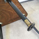 Table basse tripode pieds compas