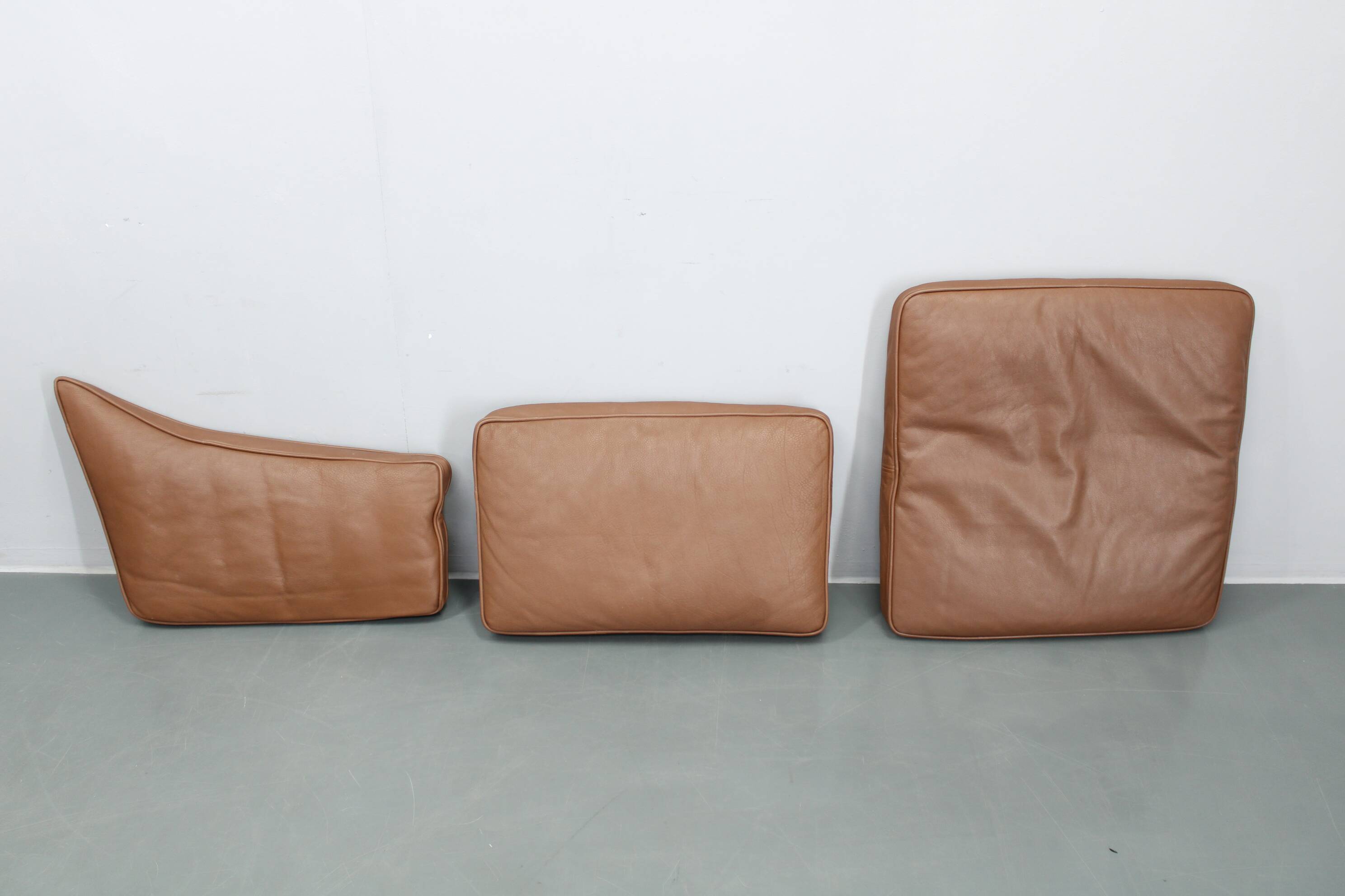 Canapé 3 places danois des années 1970 en cuir marron avec structure en hêtre