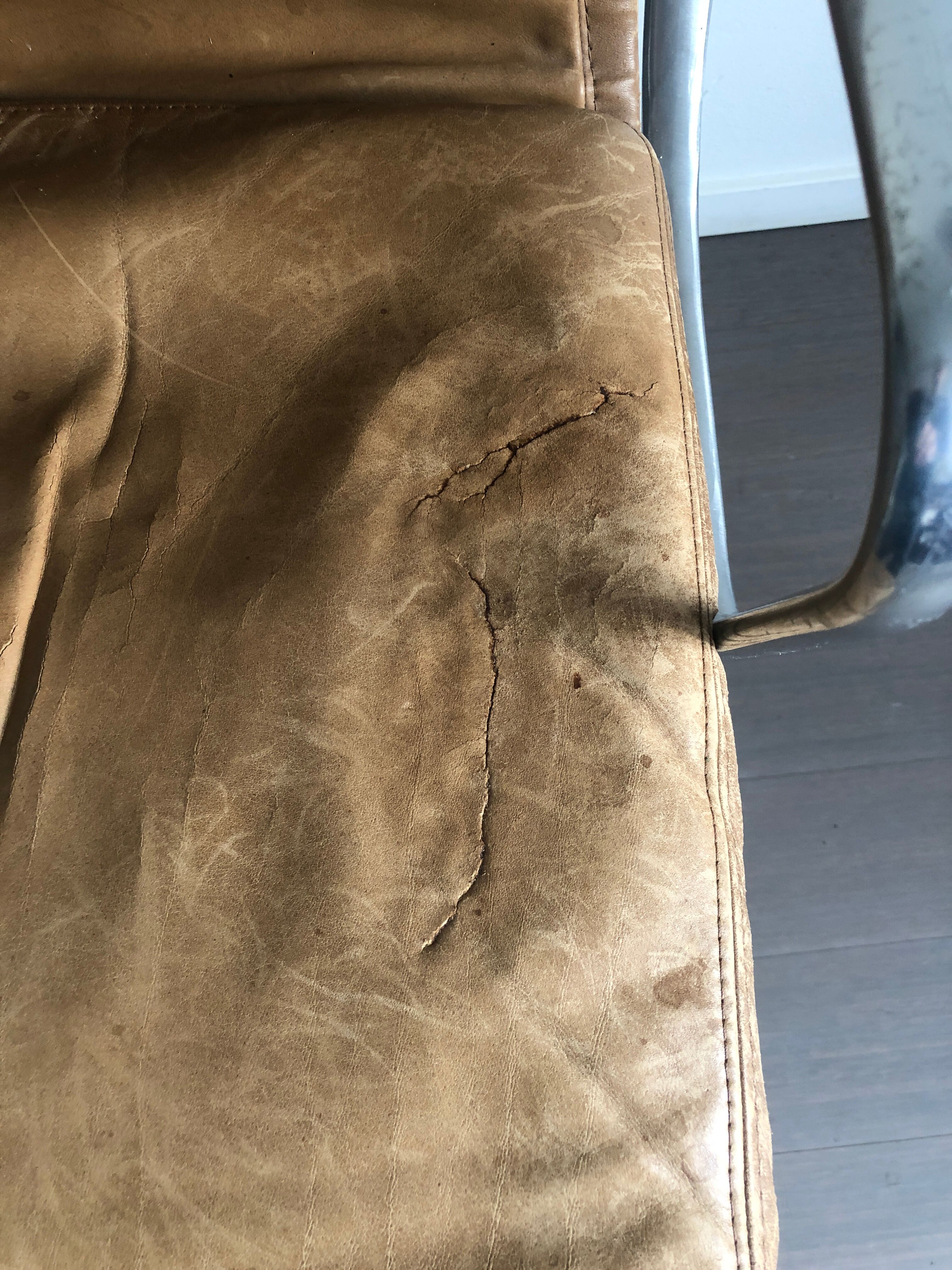 EA208 Soft Pad chair for Herman Miller 1970's