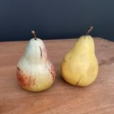 Set of 2 decorative pears in resin