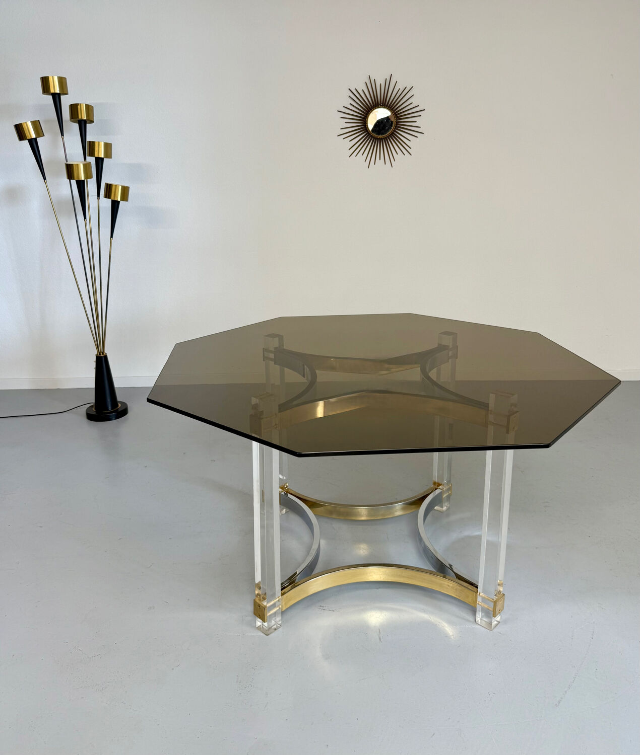 Antique Italian design dining table by Alessandro Albrizzi from the 70s