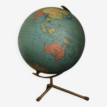 Ancien globe terrestre par George Philip & Son (1969)