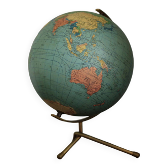 Ancien globe terrestre par George Philip & Son (1969)