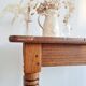 Table ancienne - bureau en bois massif pieds tournés