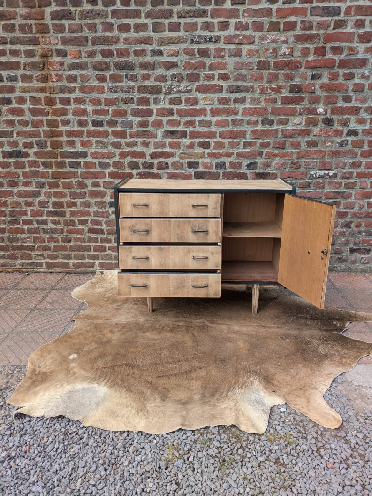 Vintage buffet