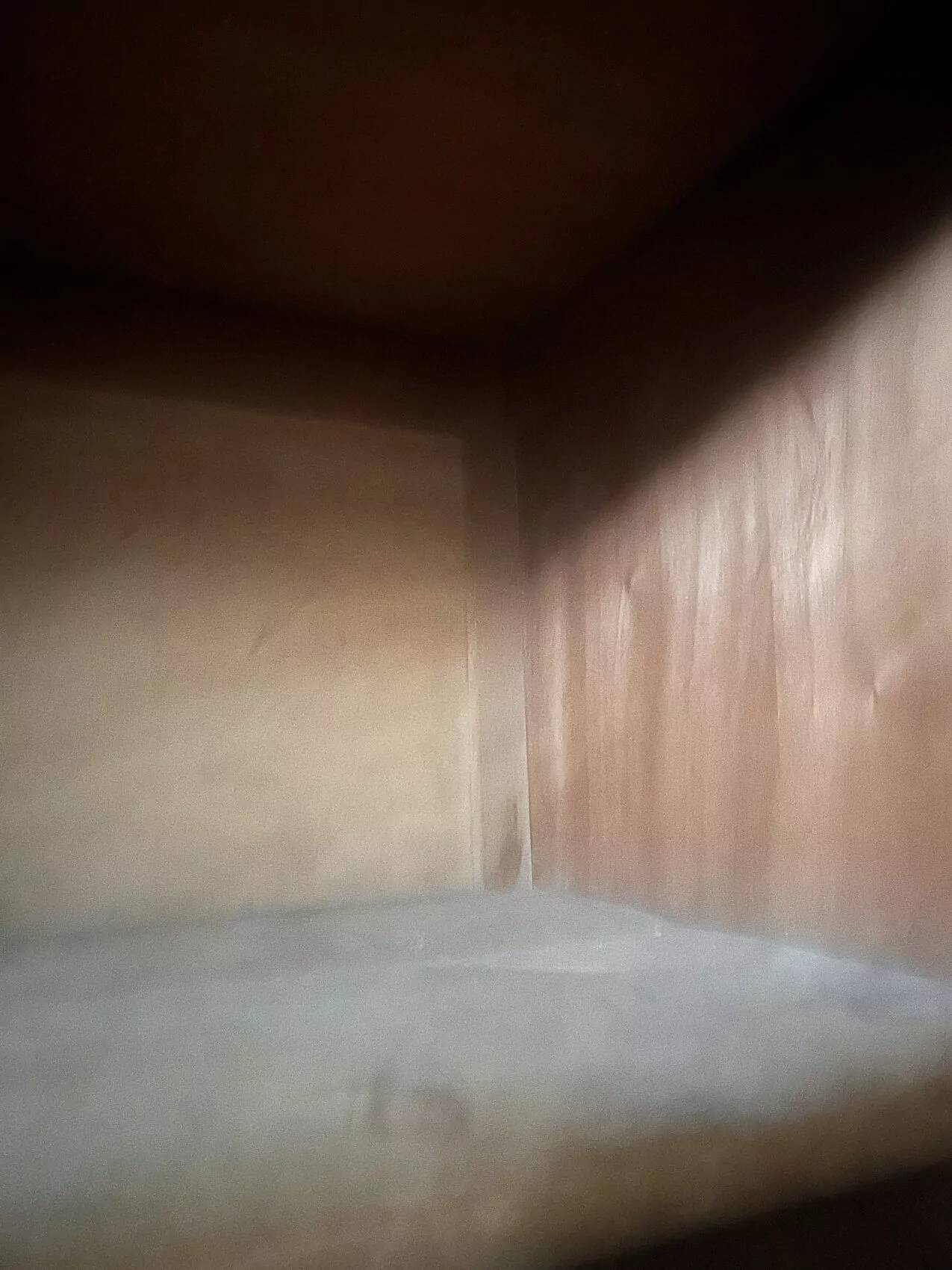 Small English wardrobe from the Art Deco period in walnut veneer - The elegance of rarity