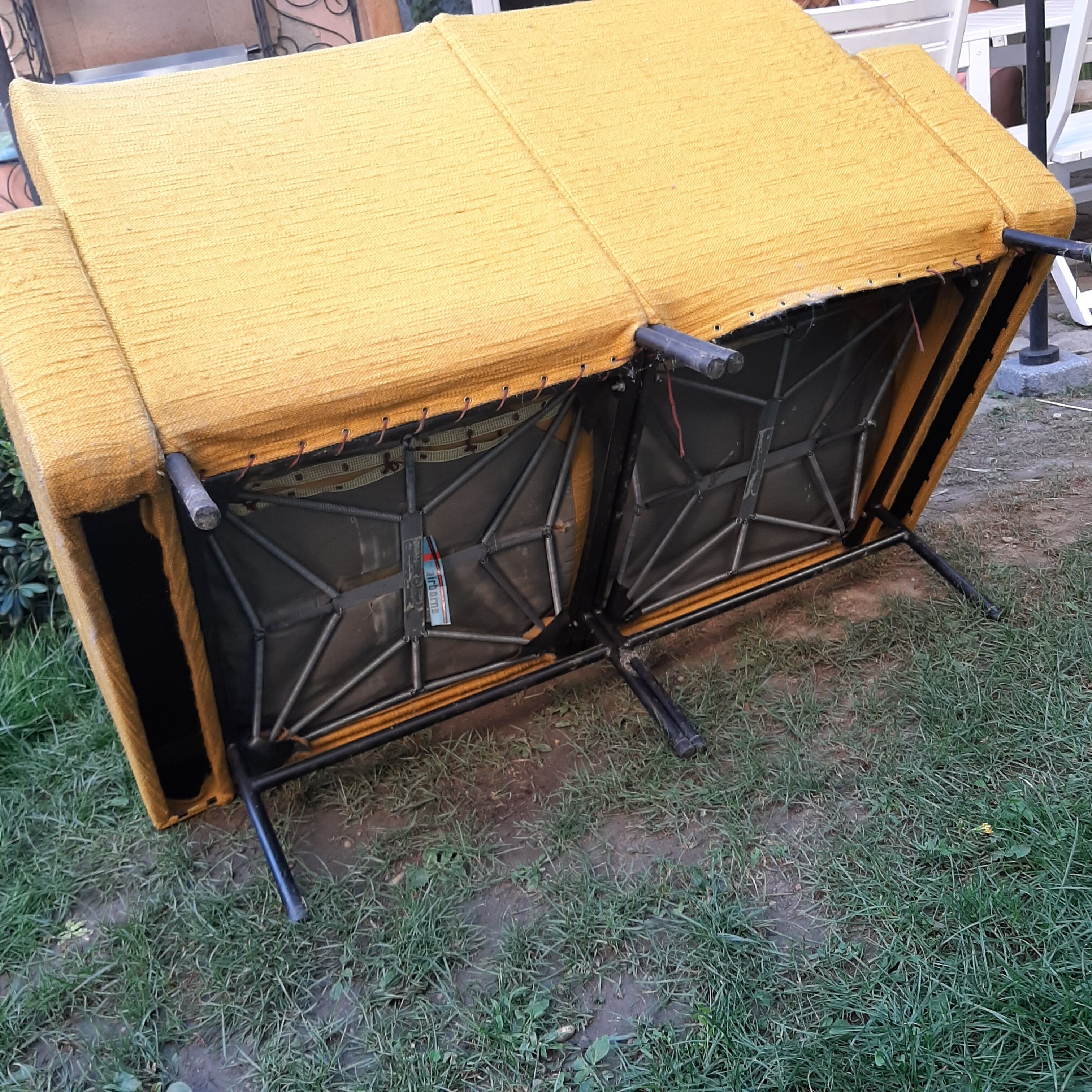 Pierre Guariche airborne edition sofa