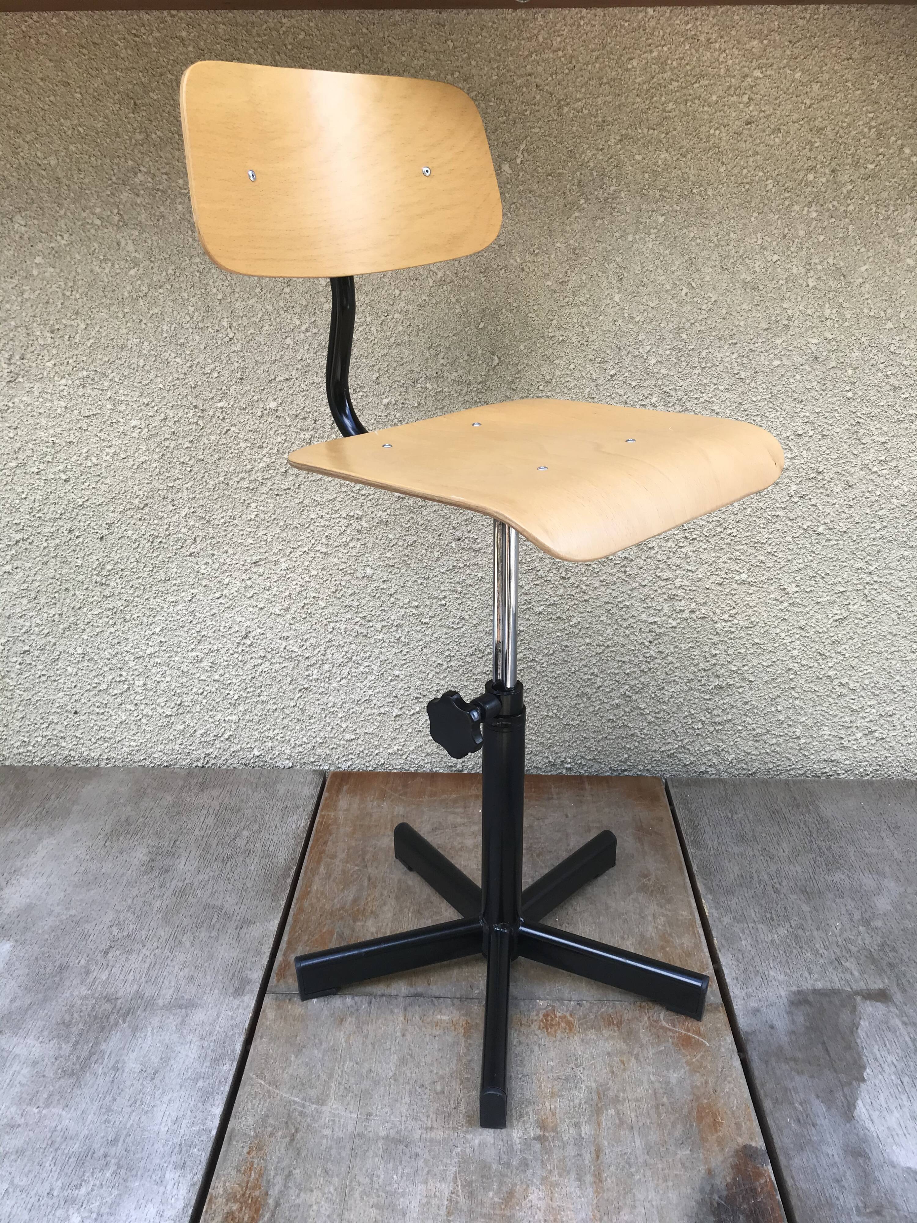 Black metal workshop chair - seated - vintage style adjustable wood file