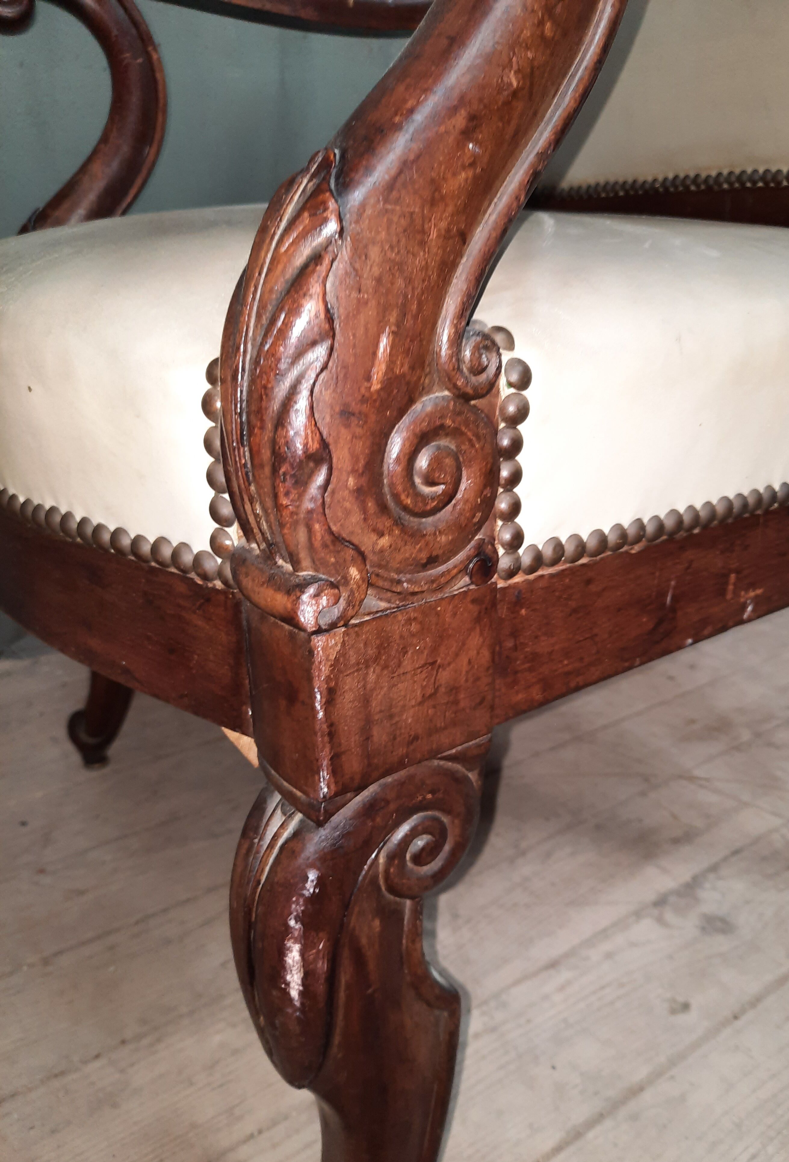 Mahogany armchair with butt