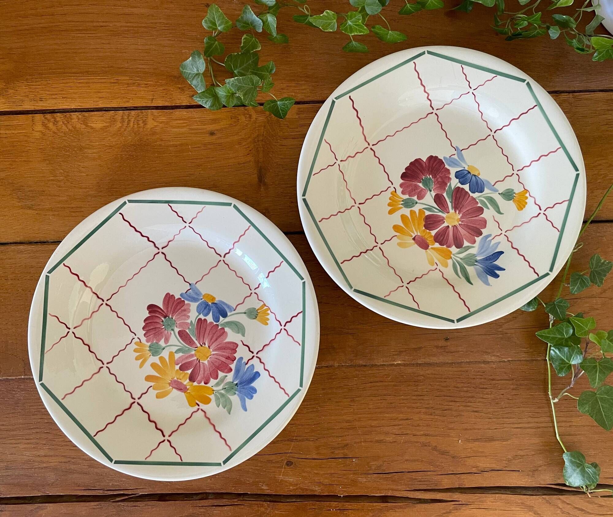 Pair of antique petits fours dishes in Choisy-le-Roi earthenware.