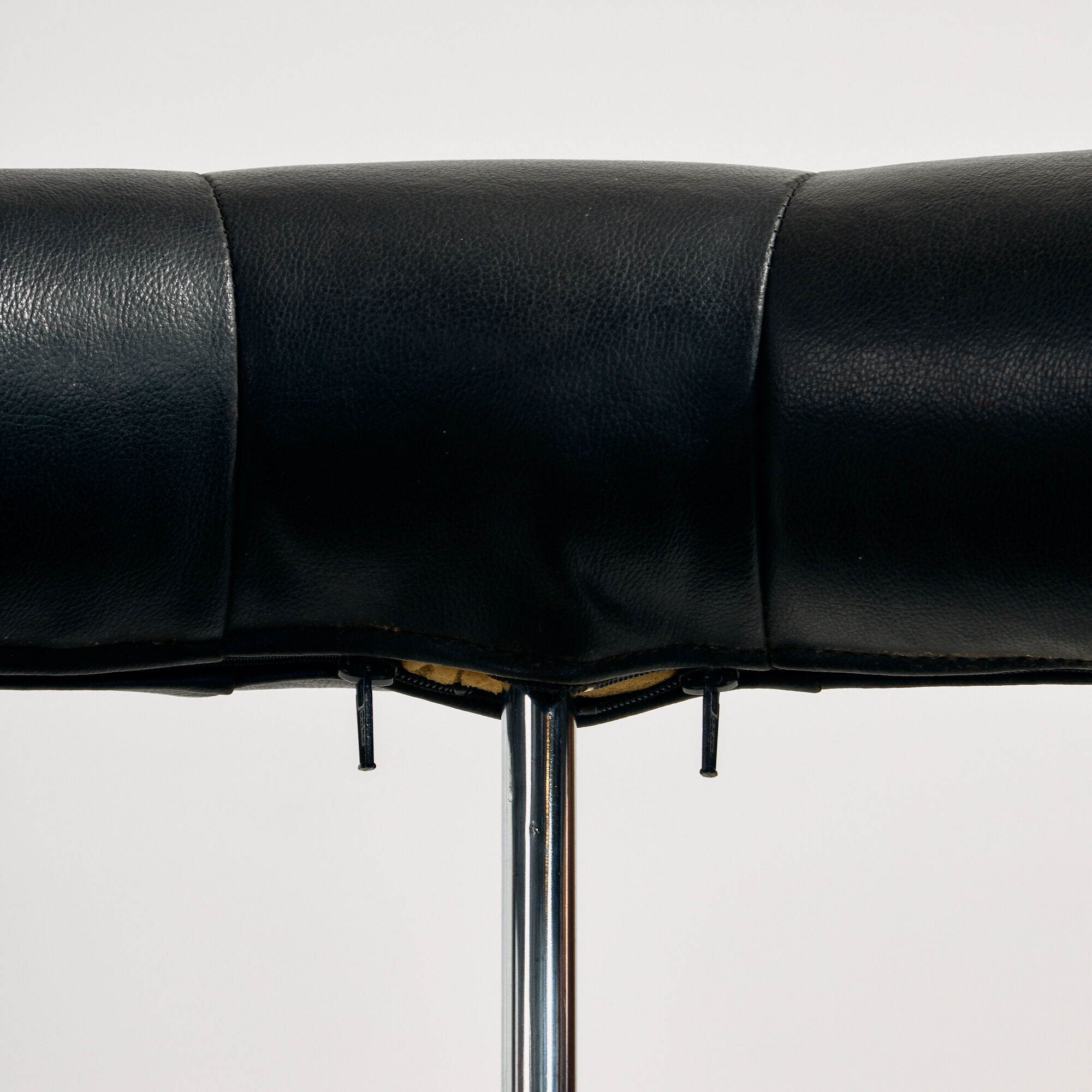 Fauteuil pivotant tubulaire style Bauhaus