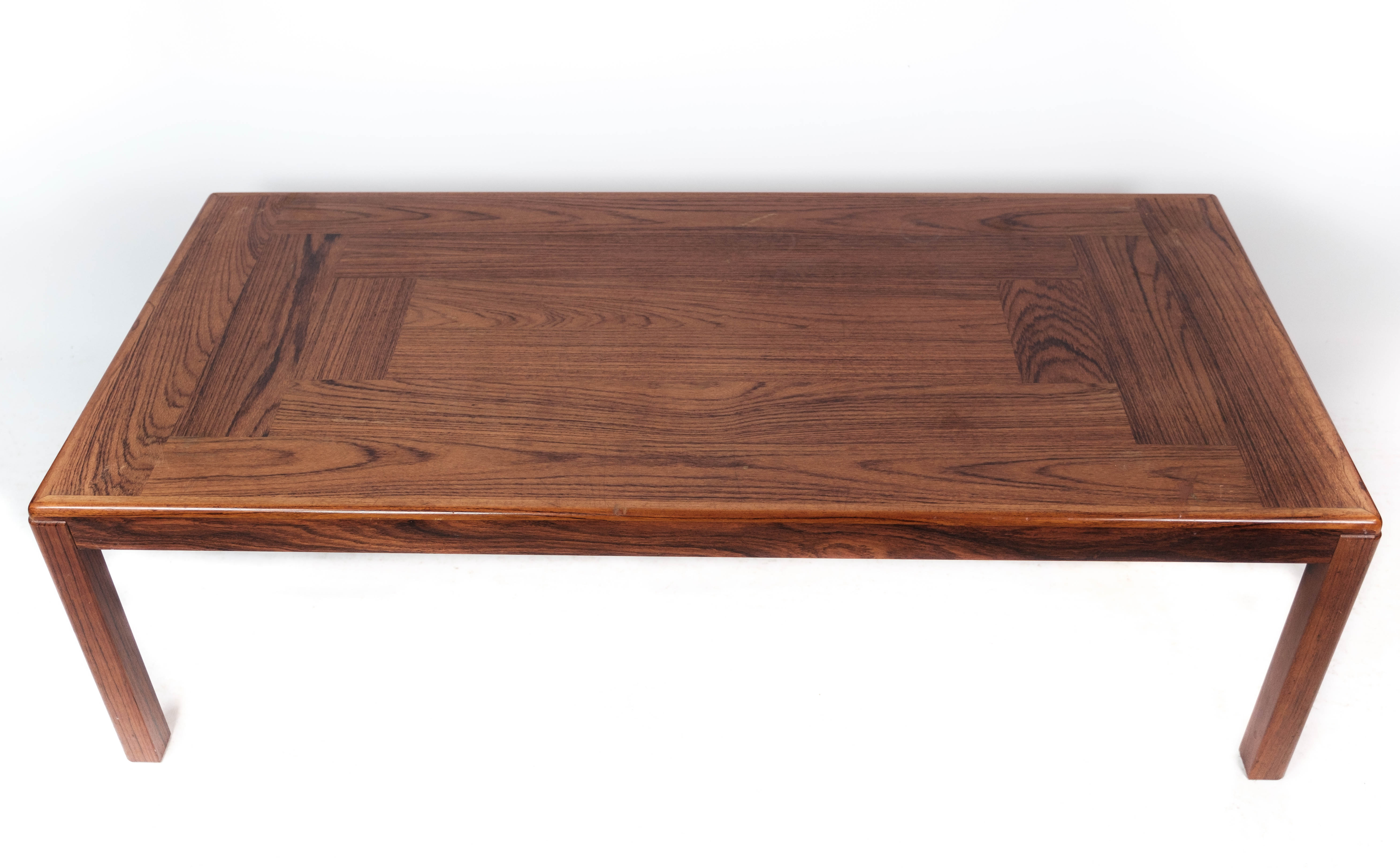 Coffee table in rosewood of Danish design manufactured by Vejle Furniture in the 1960s