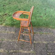 Chaise haute pour poupées en bois vintage