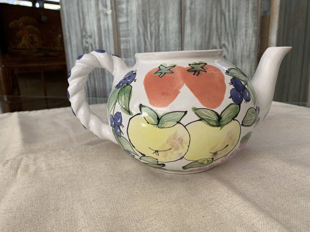 Vintage coloured ceramic jug in cream white with hand-painted decoration (Hungary)