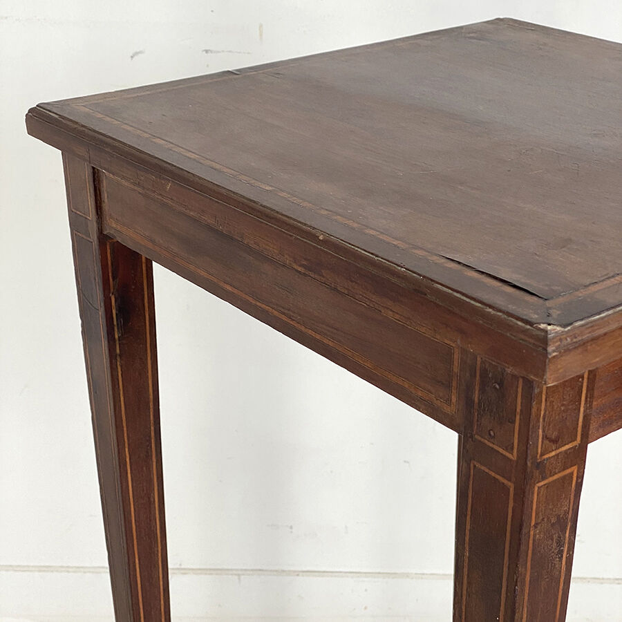 Square mahogany table and mahogany veneer