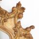 Grand miroir rococo doré en résine, Belgique, années 1950.