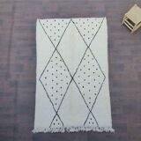 Carpet beni ouarain berber diamond and black peas 140 X 220 cm