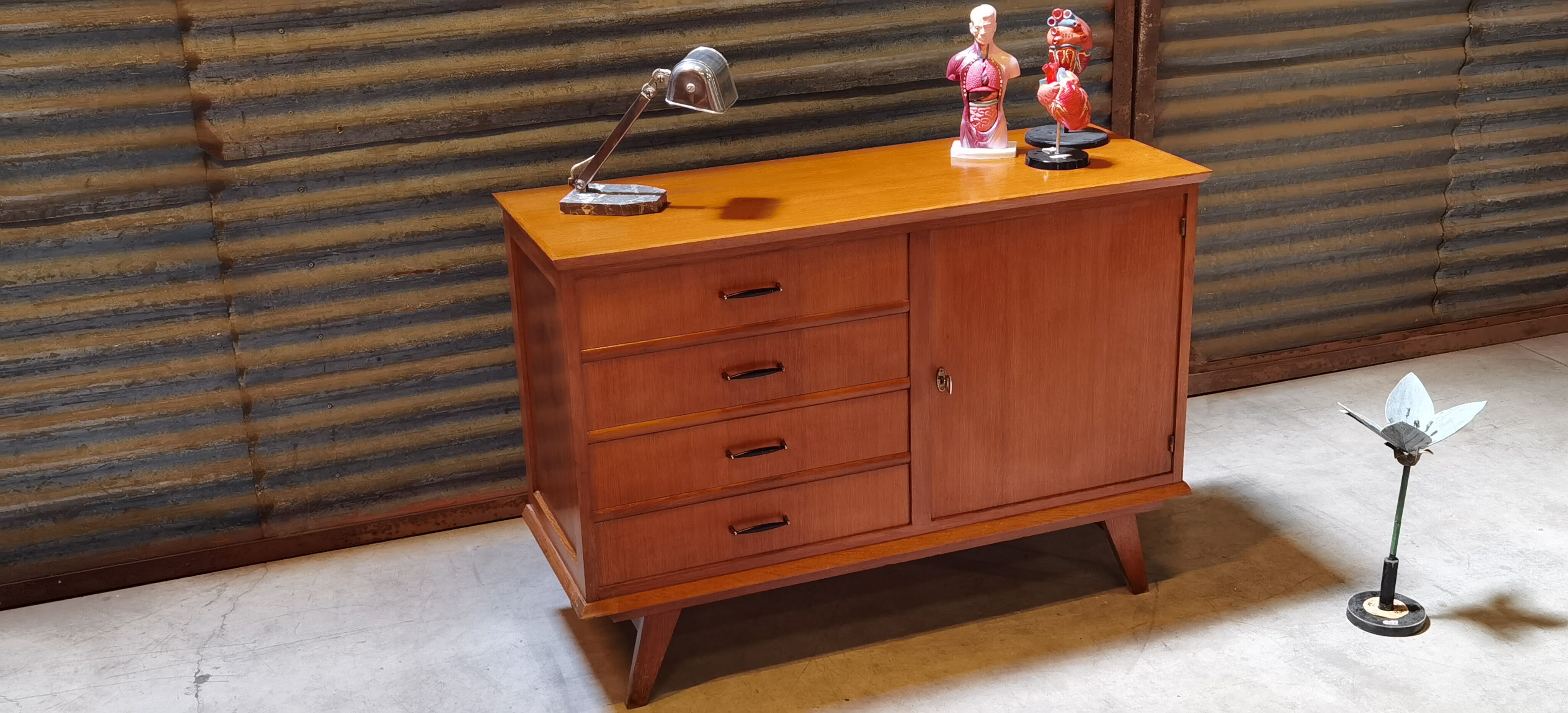 Buffet feet french compass 1970