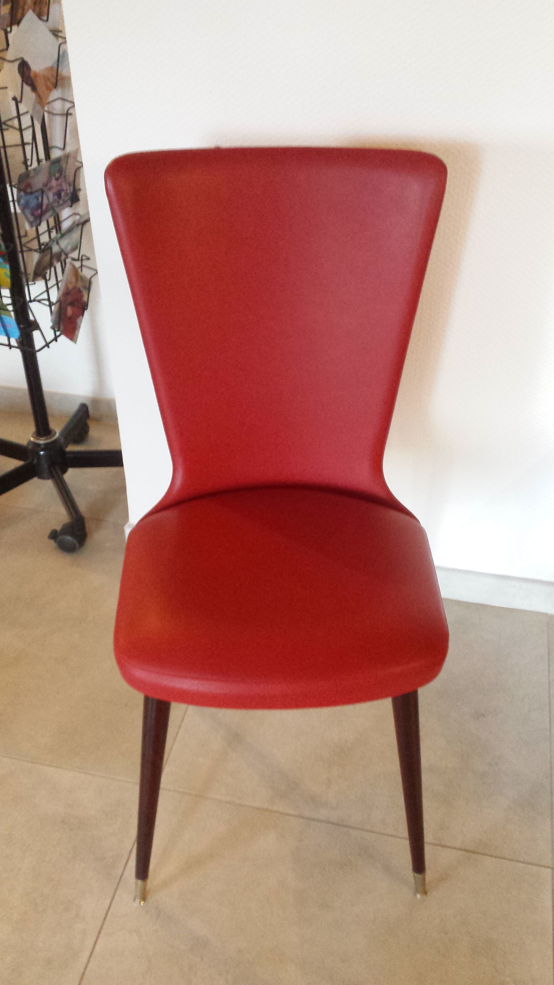 Red chair, spindle legs