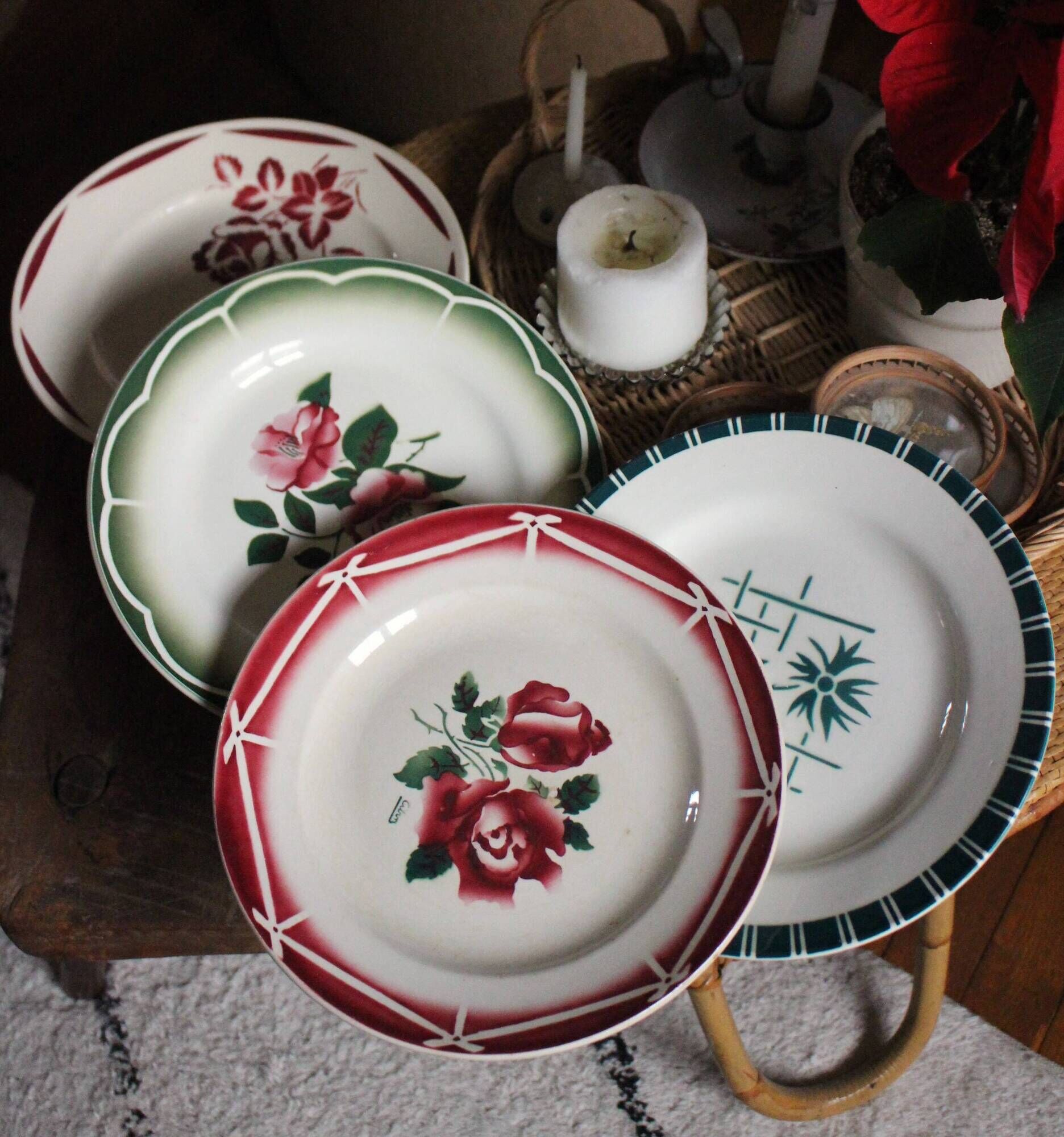 Set of 6 mismatched Art Deco red green yellow dinner plates Digoin