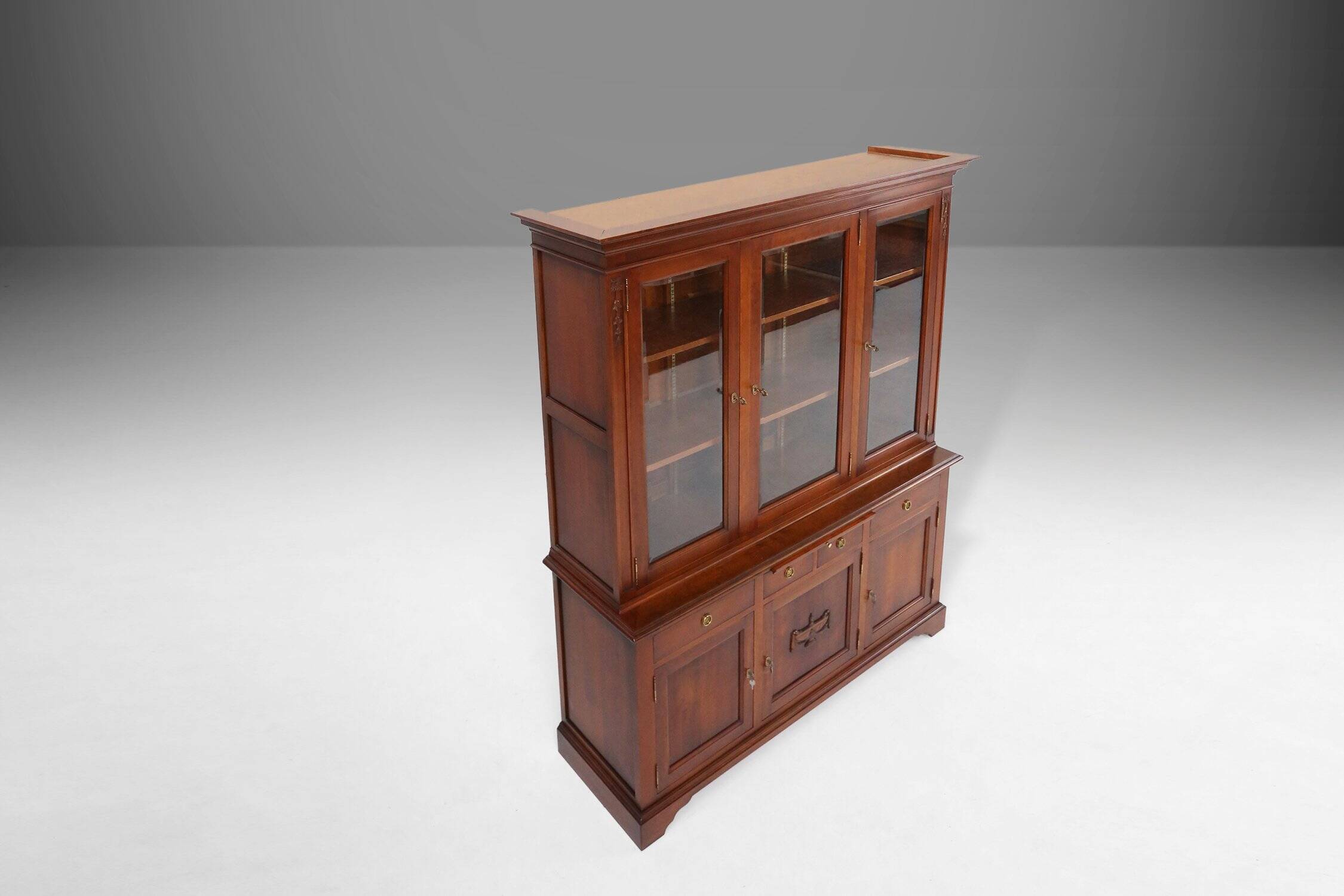 Bibliothèque en bois anglaise, années 1950