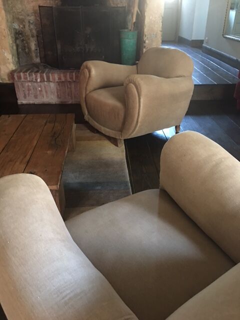 Pair of club armchairs made of flemish fabric