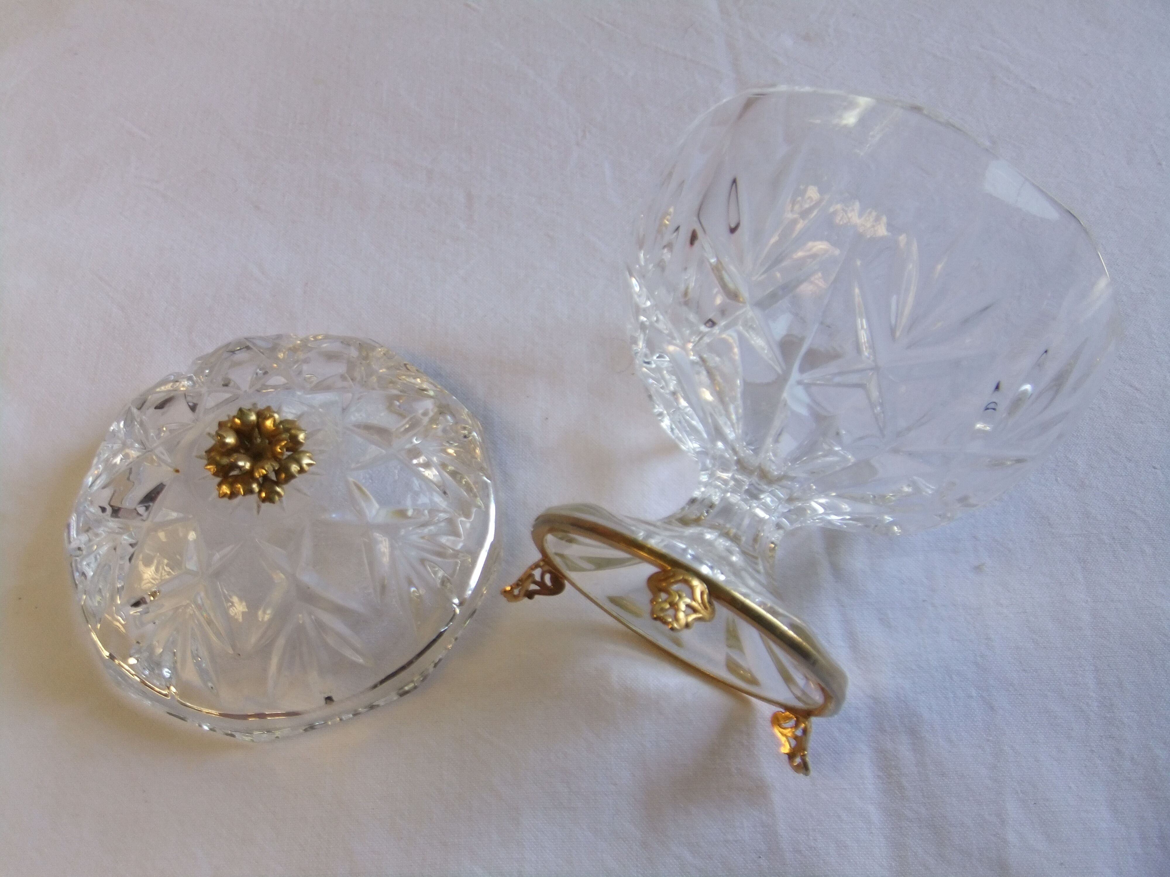 Bonbonnière in crystal cut