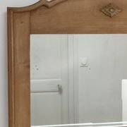 Miroir bois patiné glace biseautée vintage 76 cm x 96 cm