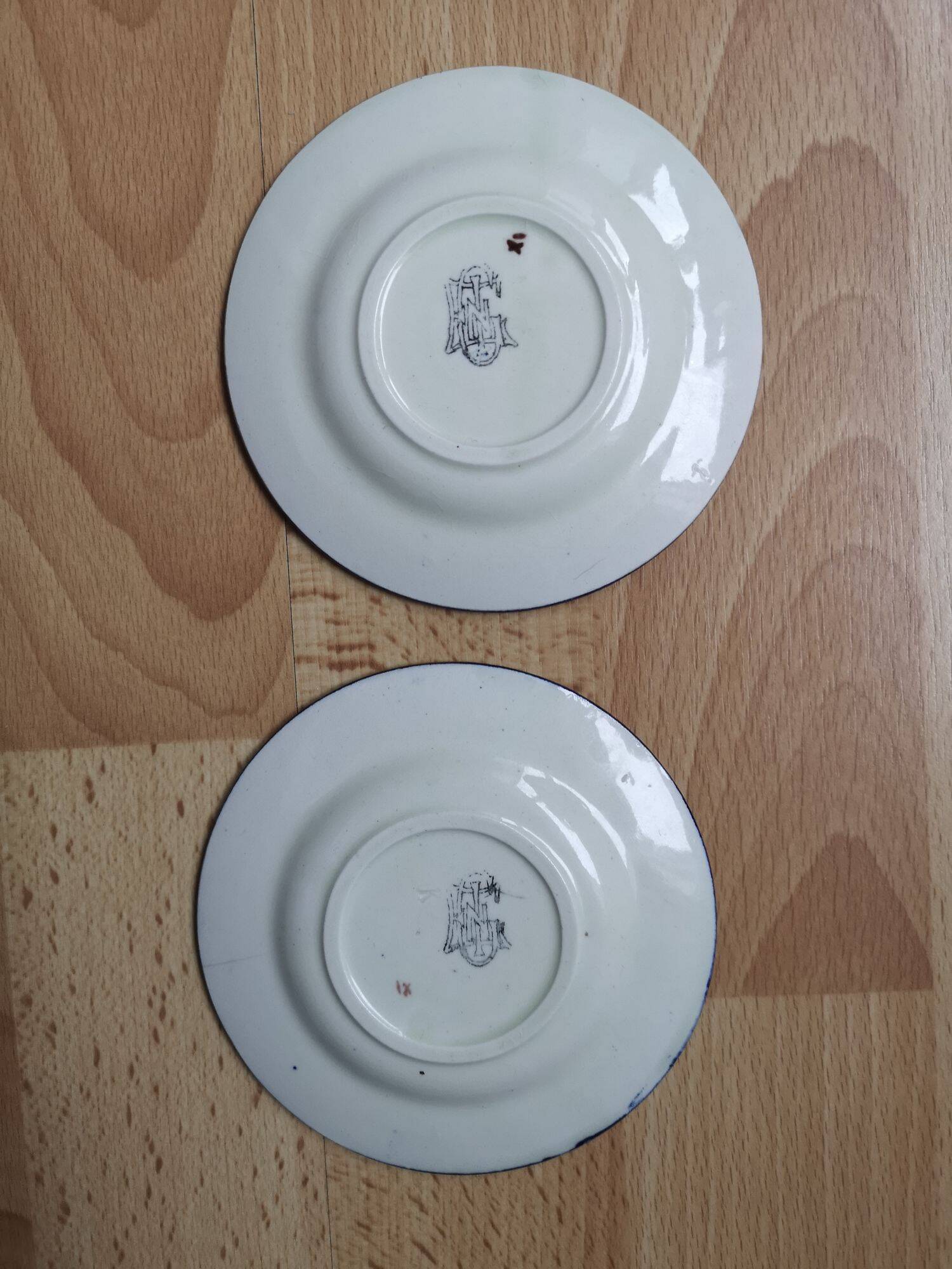 Soap holder / dish in enameled ceramic - gien - vintage 1876