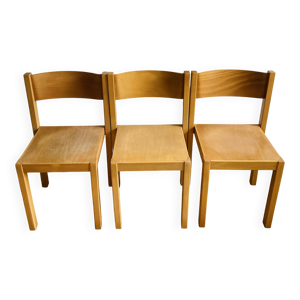 3 chaises scandinaves