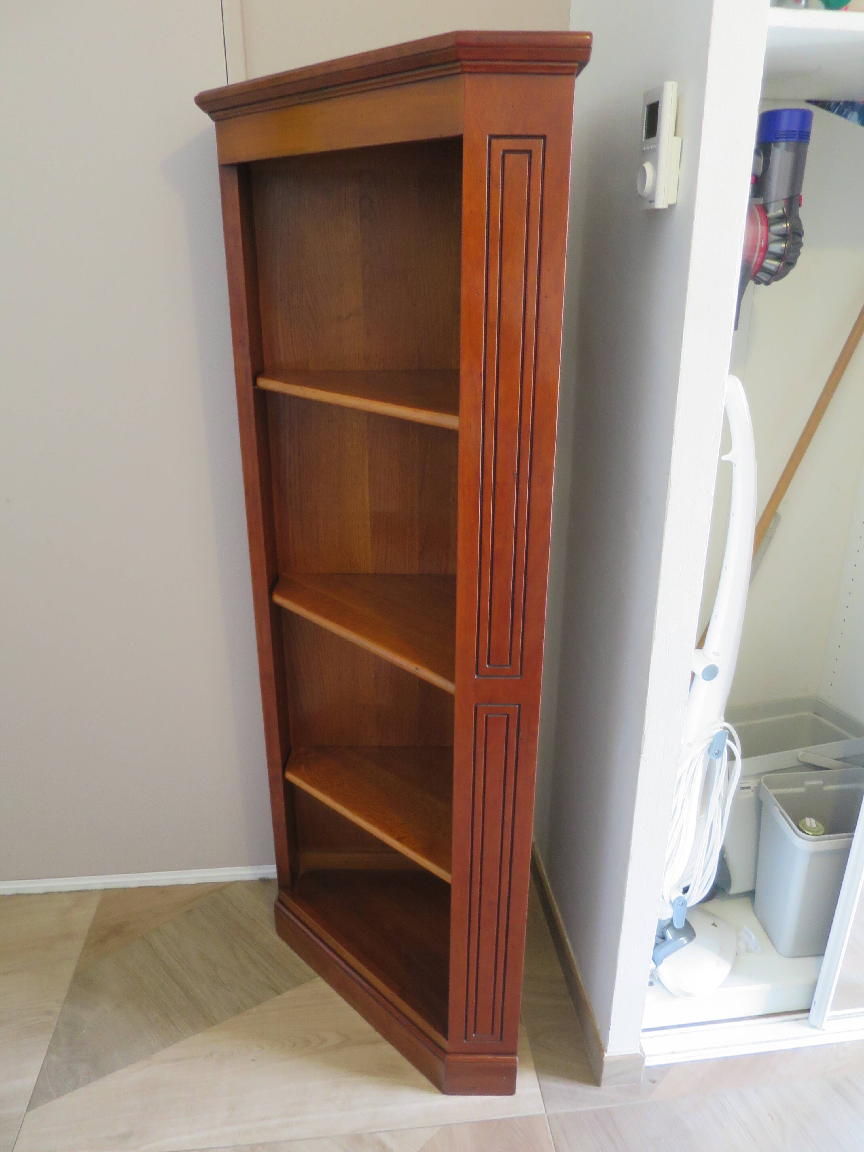 Corner bookshelf - Pentagon shape - Solid wood - 1980s - Richelieu