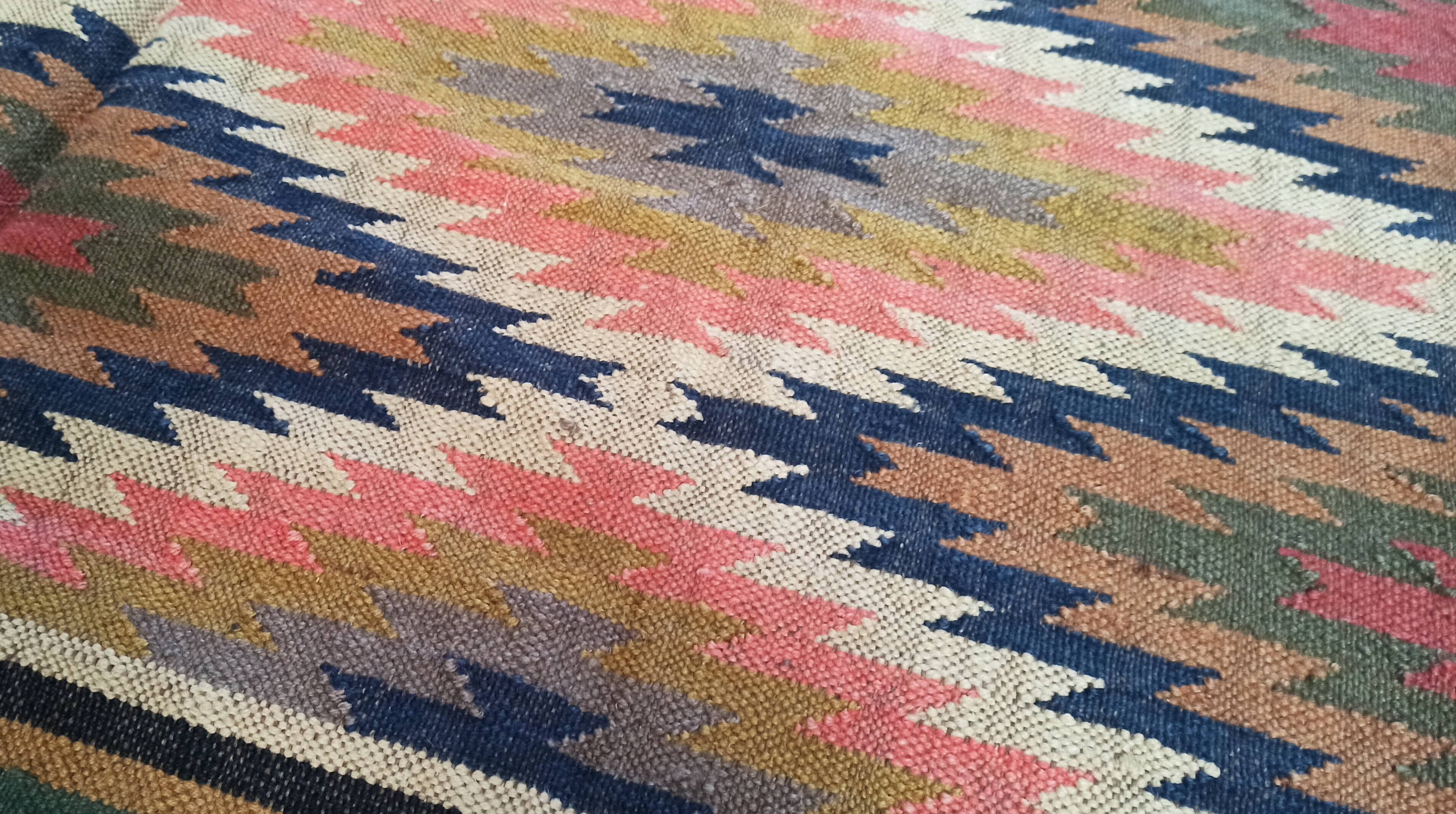 Kilim rug in jute and cotton. 160cm x 250cm
